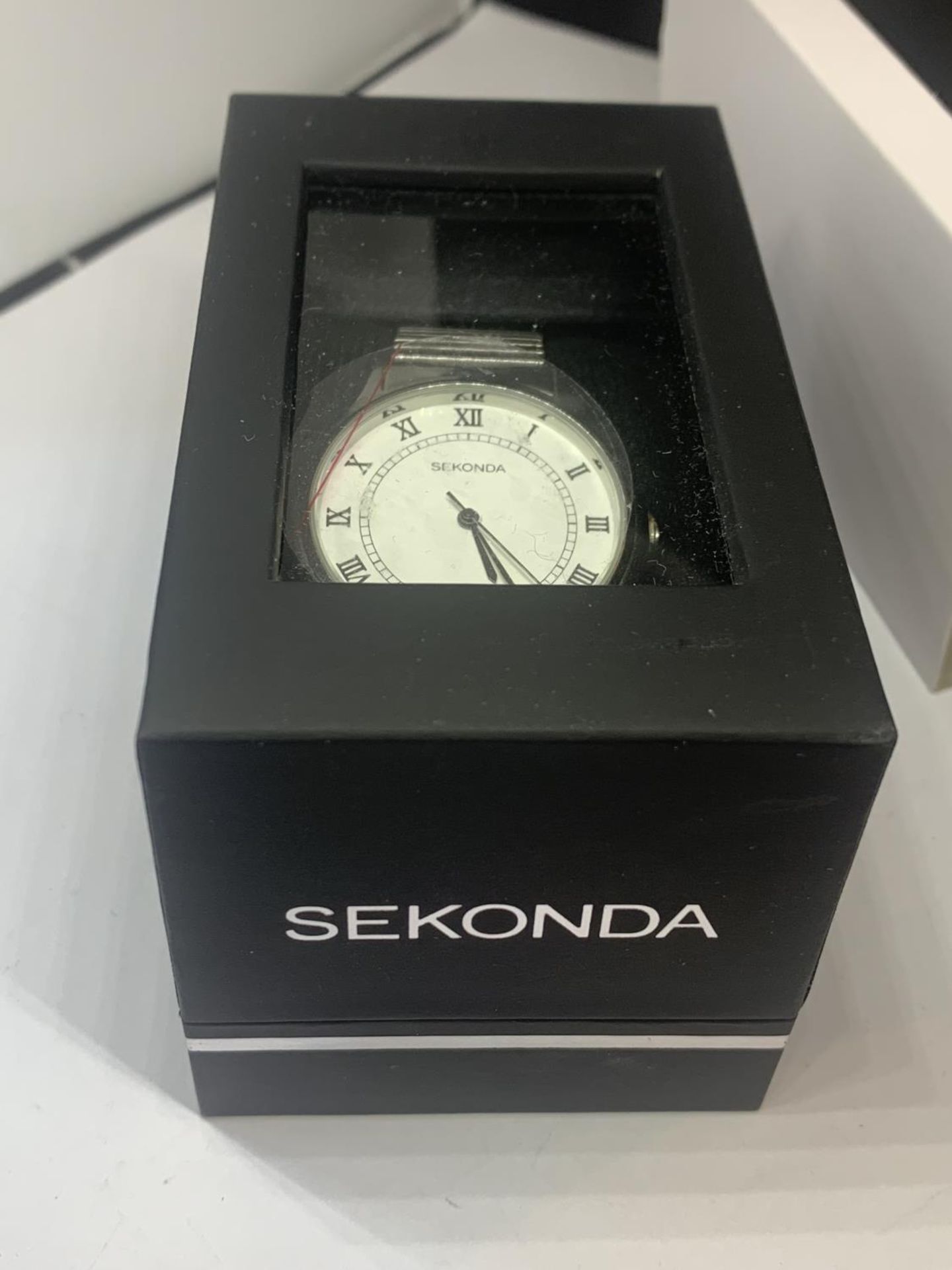 A NEW SECONDA WRIST WATCH IN A PRESENTATION BOX SEEN WORKING BUT NO WARRANTY - Image 4 of 4