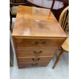 A MODERN YEW WOOD TWO DRAWER FILING CABINET, THE FRONT HAVING FOUR SHAM DRAWERS