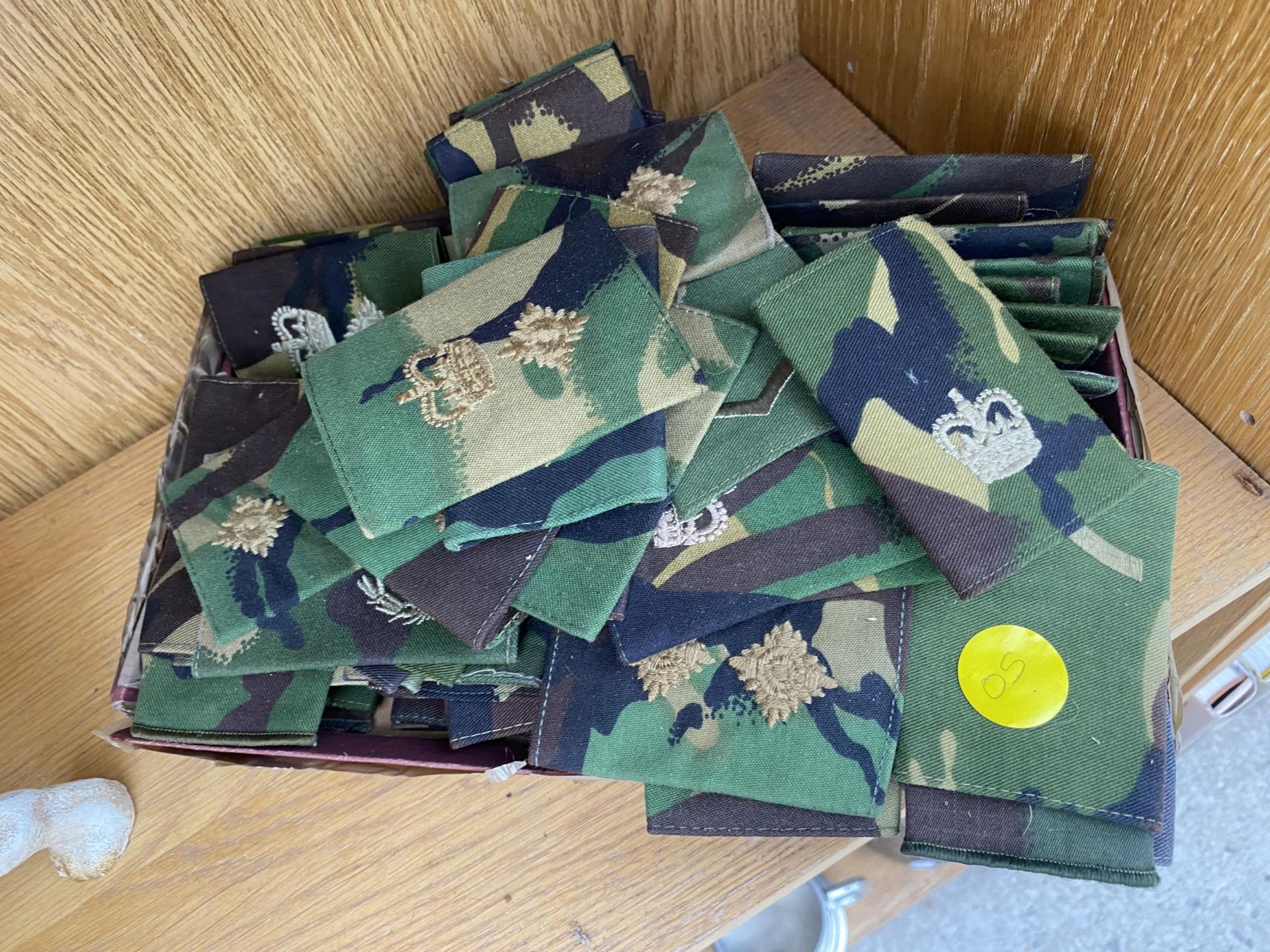 A LARGE QUANTITY OF MILITARY EPAULETTES AND A HEAVY CAST IRON BULLDOG - Image 2 of 3
