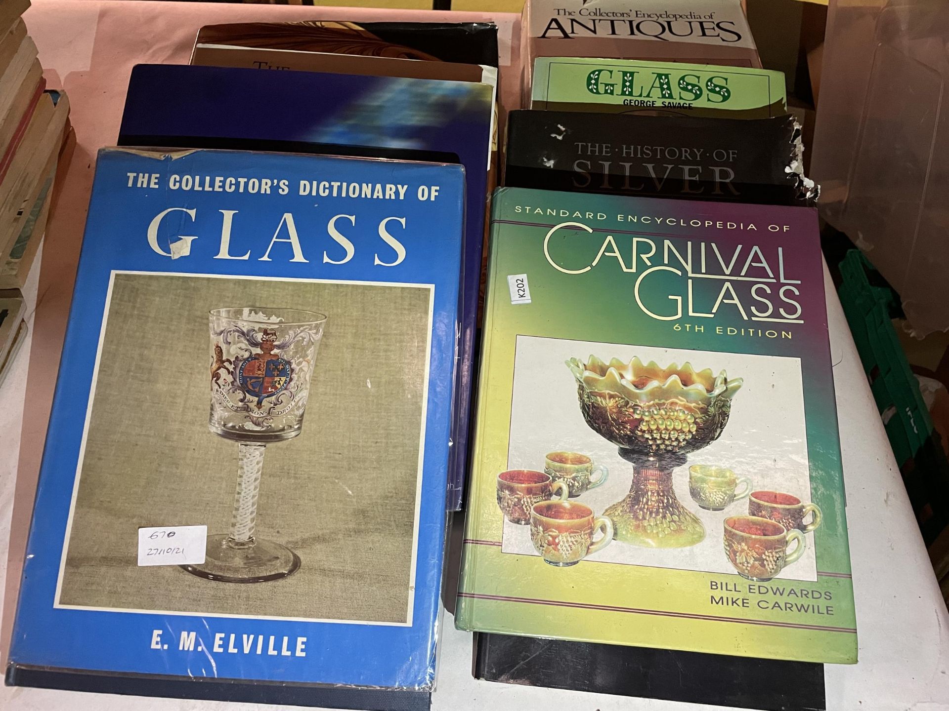 VARIOUS HARDBACK REFERENCE BOOKS RELATING TO COLLECTING TO INCLUDE GLASS, CARNIVAL GLASS, SILVER,