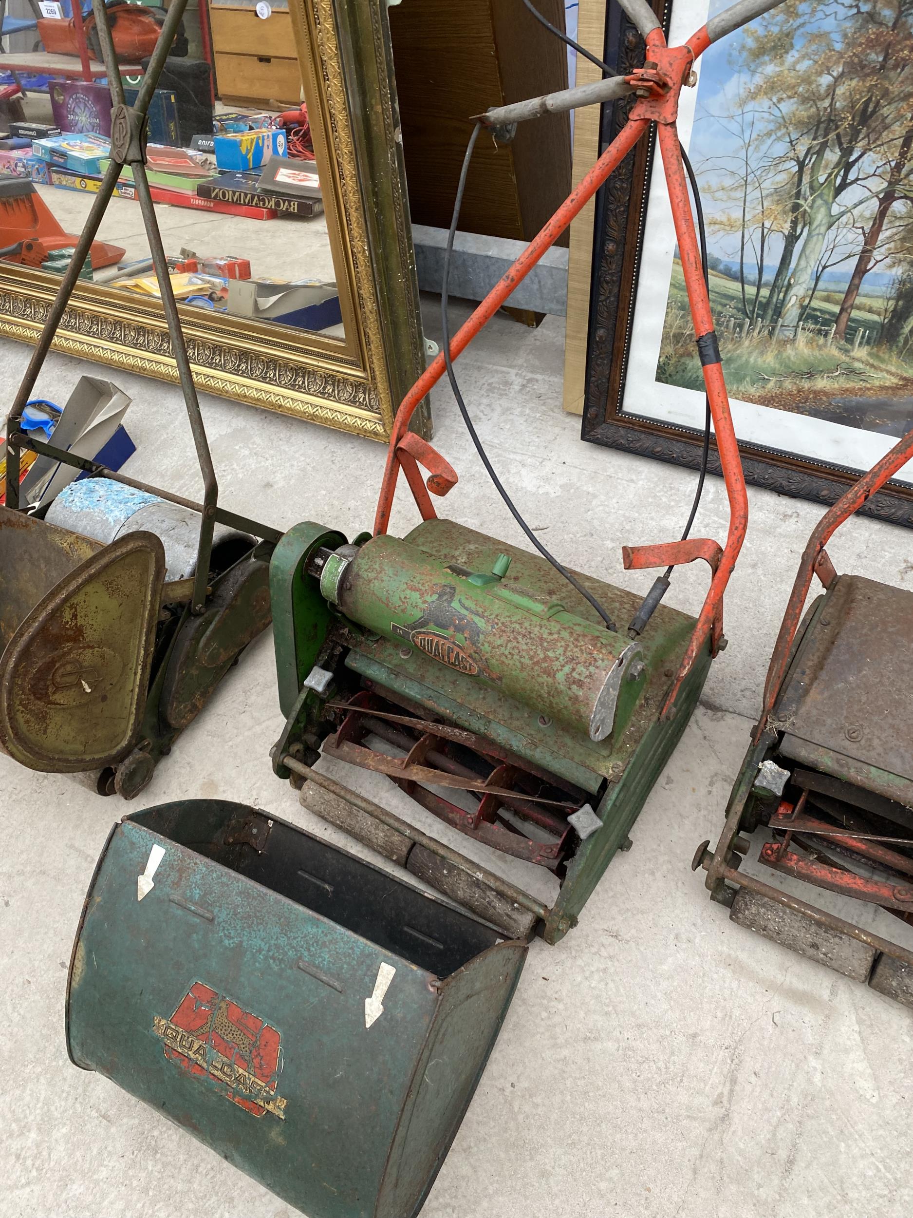 THREE VINTAGE LAWN MOWERS TO INCLUDE A QUALCAST ETC - Image 3 of 6