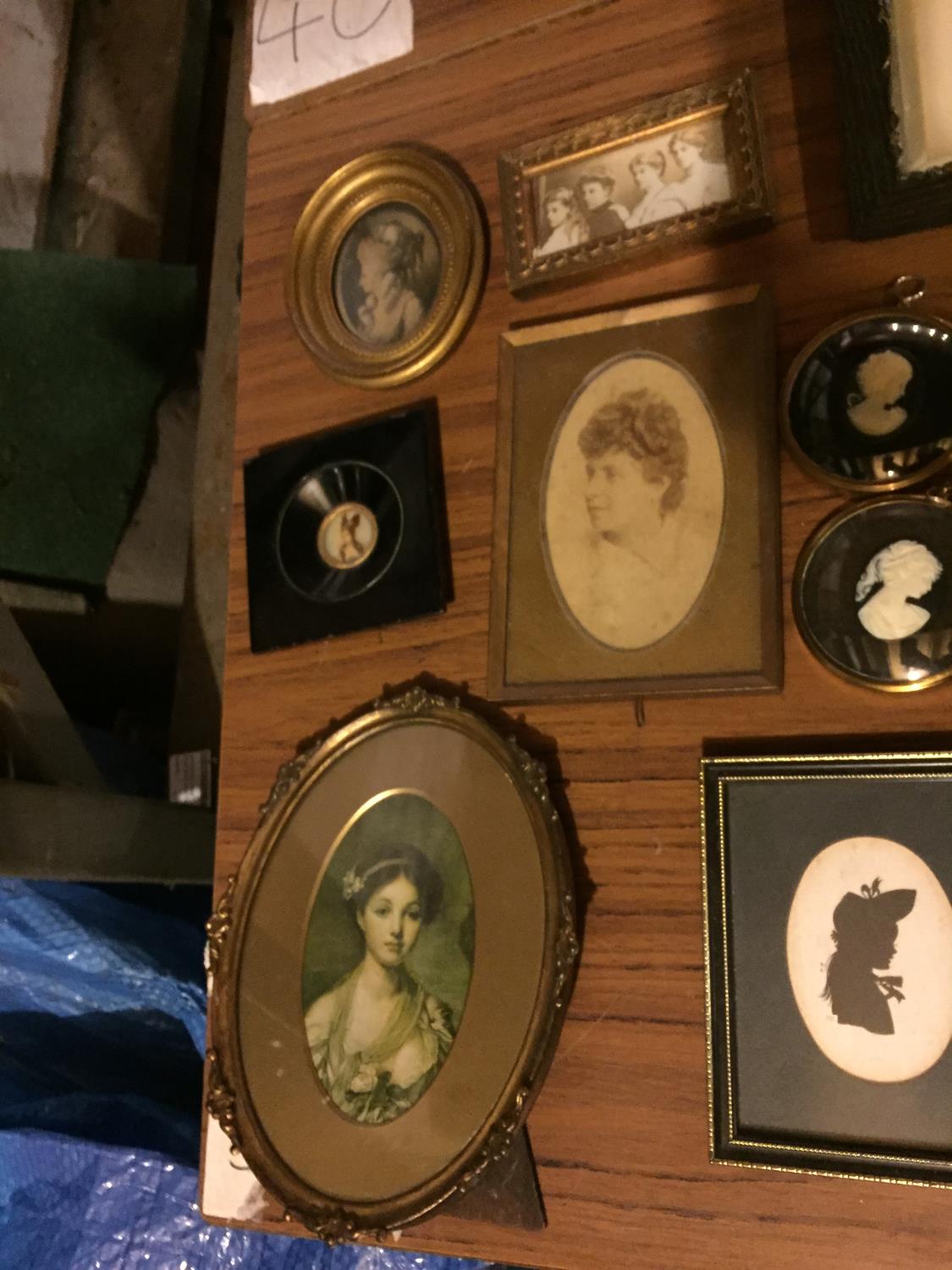 VARIOUS MINIATURES AND VINTAGE PHOTO FRAMES - Image 5 of 5
