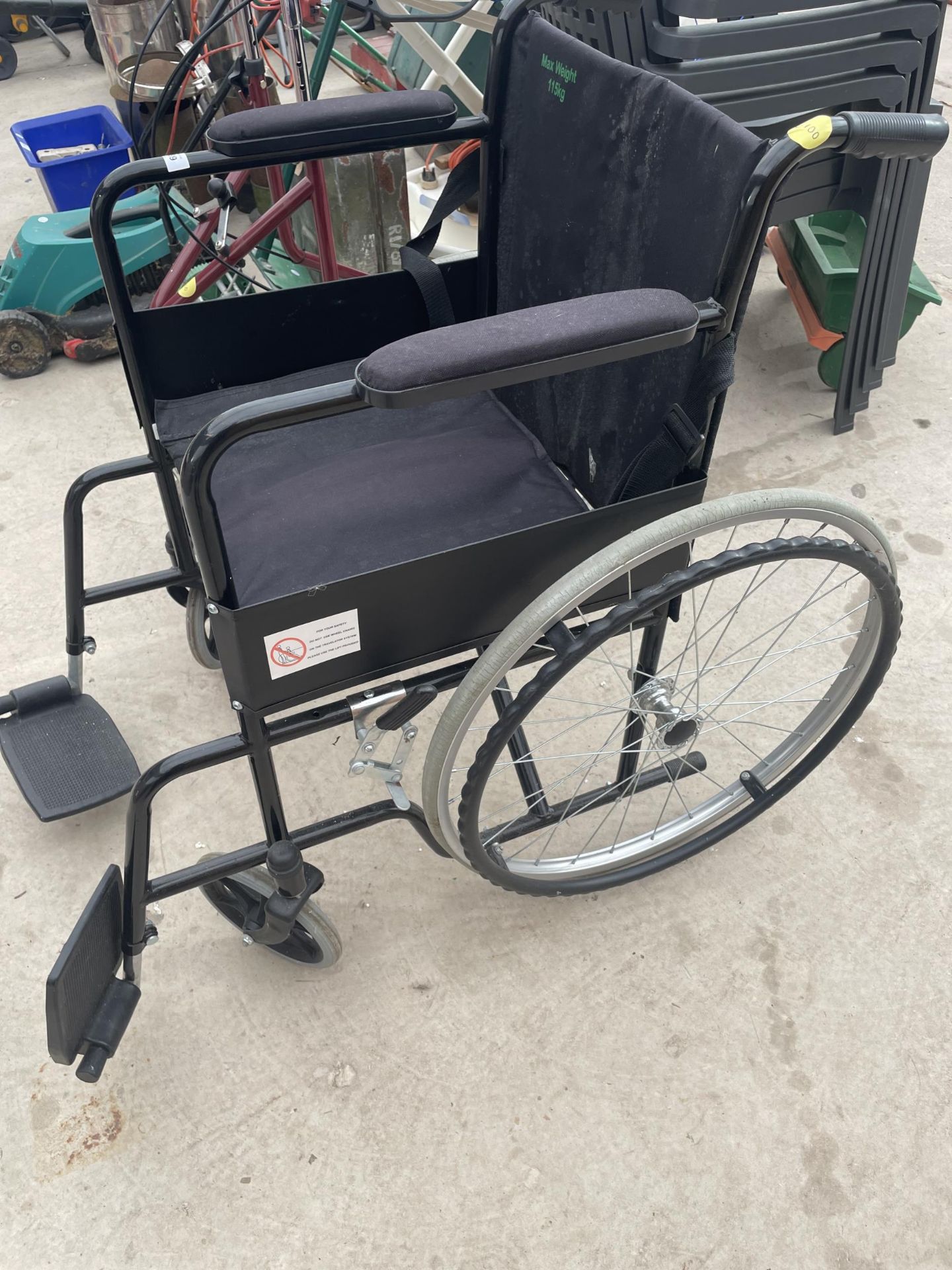 A WHEELCHAIR AND A DRIVE WALKING FRAME - Image 2 of 3