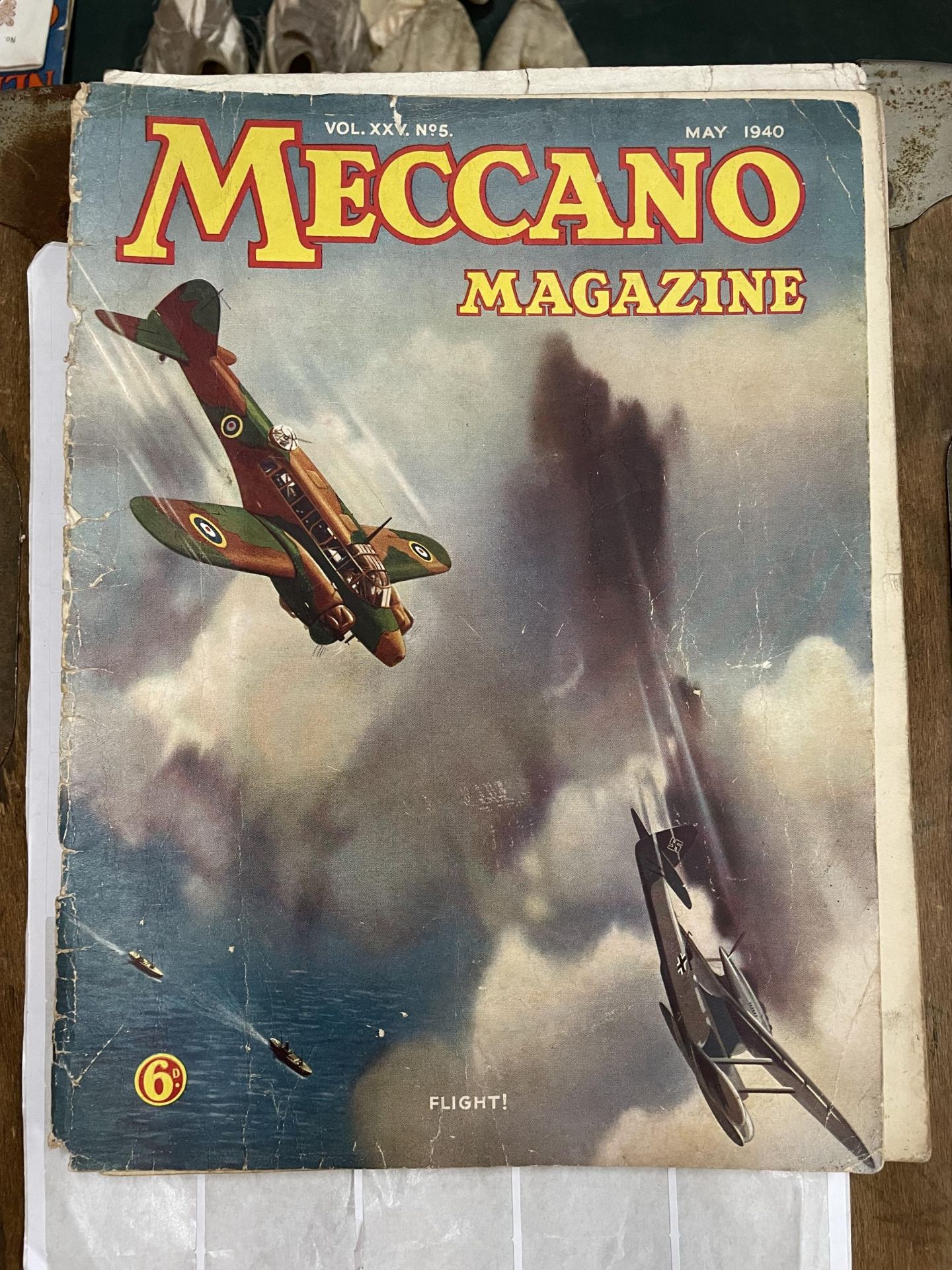 A VINTAGE MECCANO MAGAZINE FROM THE 1940'S - Image 2 of 3
