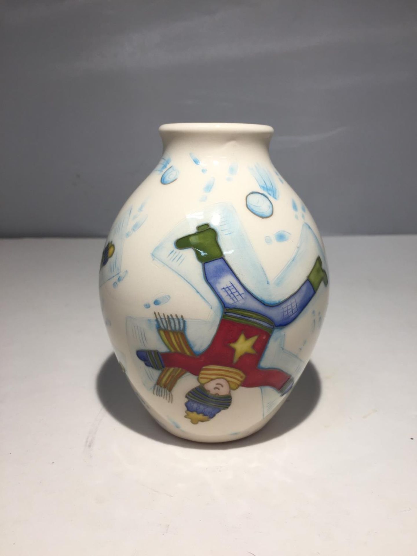 A MOORCROFT SNOW ANGELS VASE 5 INCHES TALL