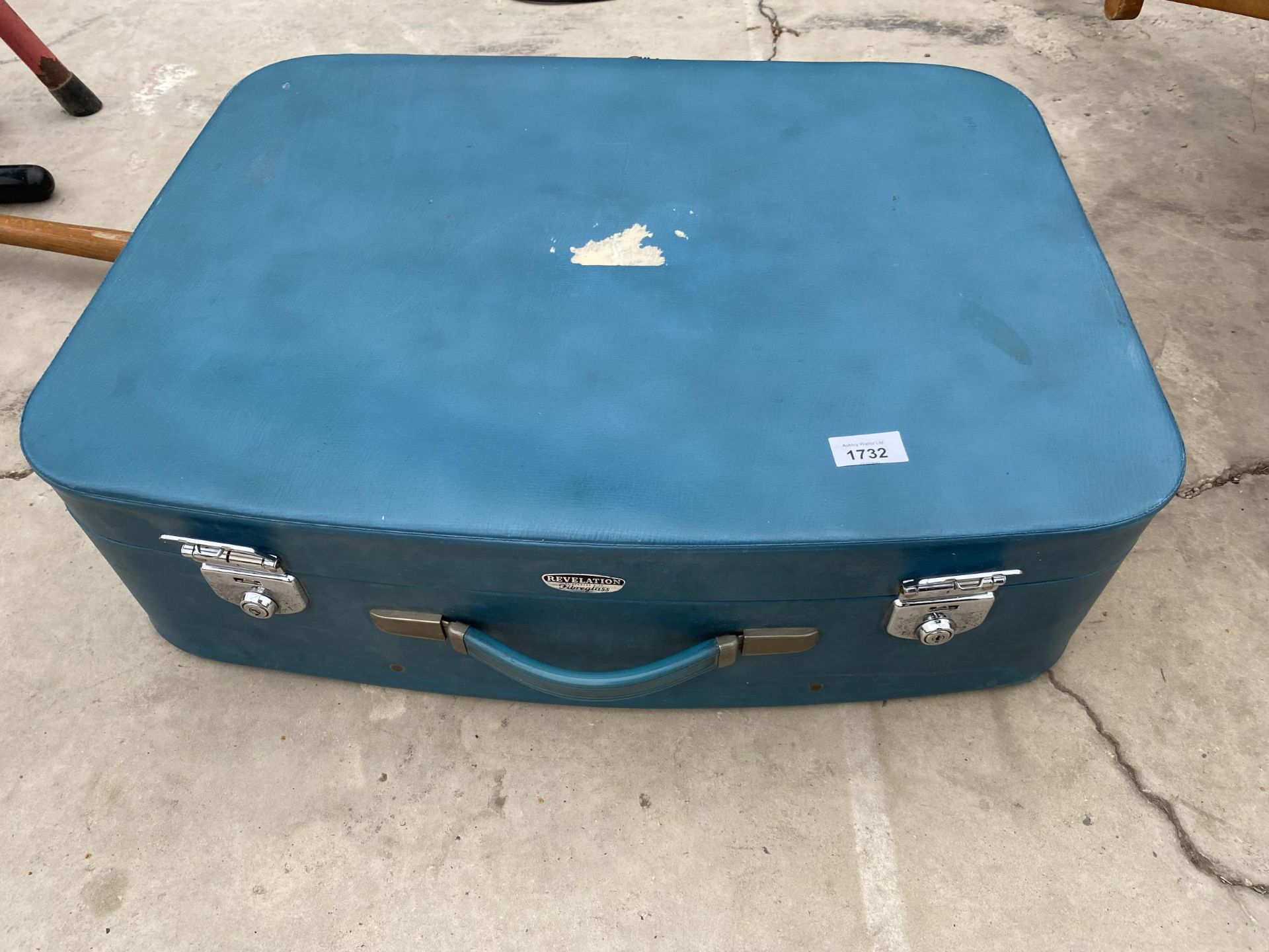 A REVELATION 1970'S SUITCASE