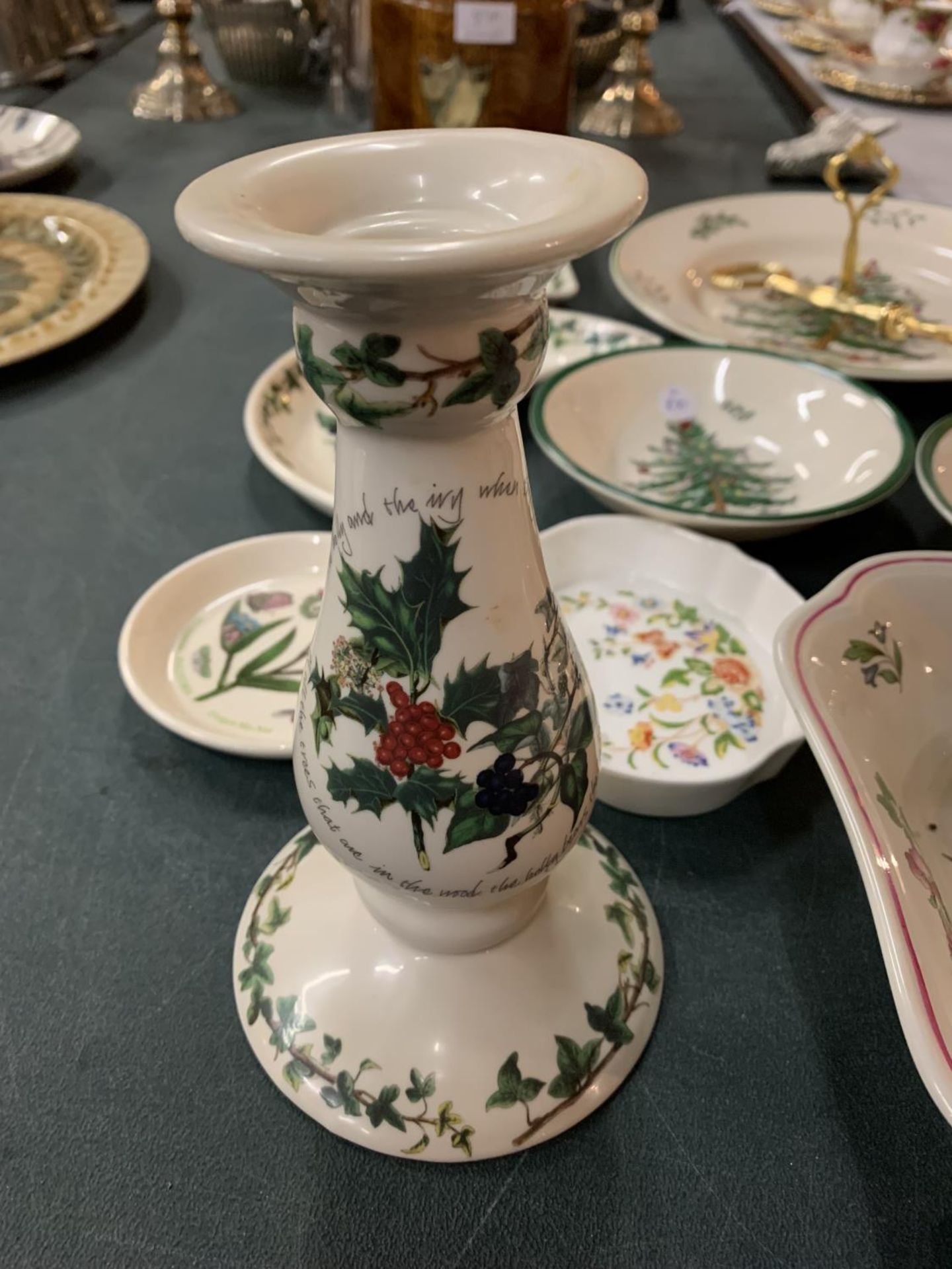 A QUANTITY OF ITEMS TO INCLUDE PORTMERION, SPODE CHRISTMAS POTTERY AND AYNSLEY - Image 3 of 5