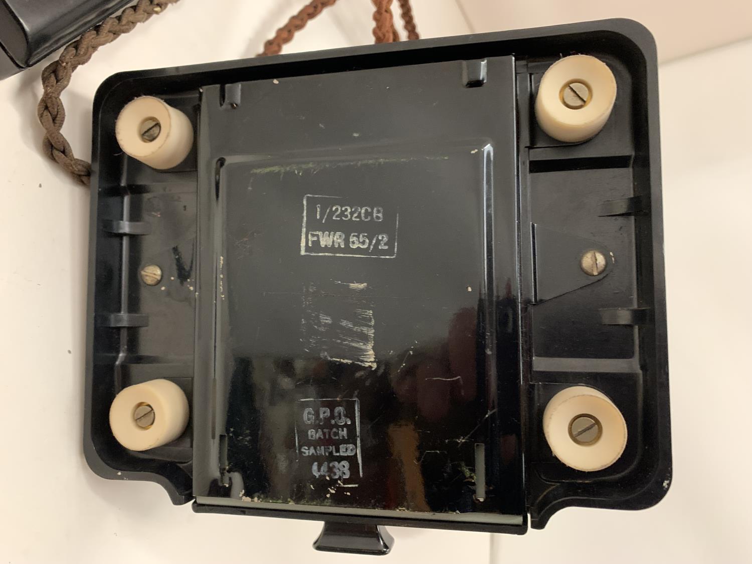 A VINTAGE BLACK BAKELITE TELEPHONE WITH PULL OUT NUMBER TRAY WIRED FOR MODERN USE BUT NO WARRANTY - Image 5 of 5
