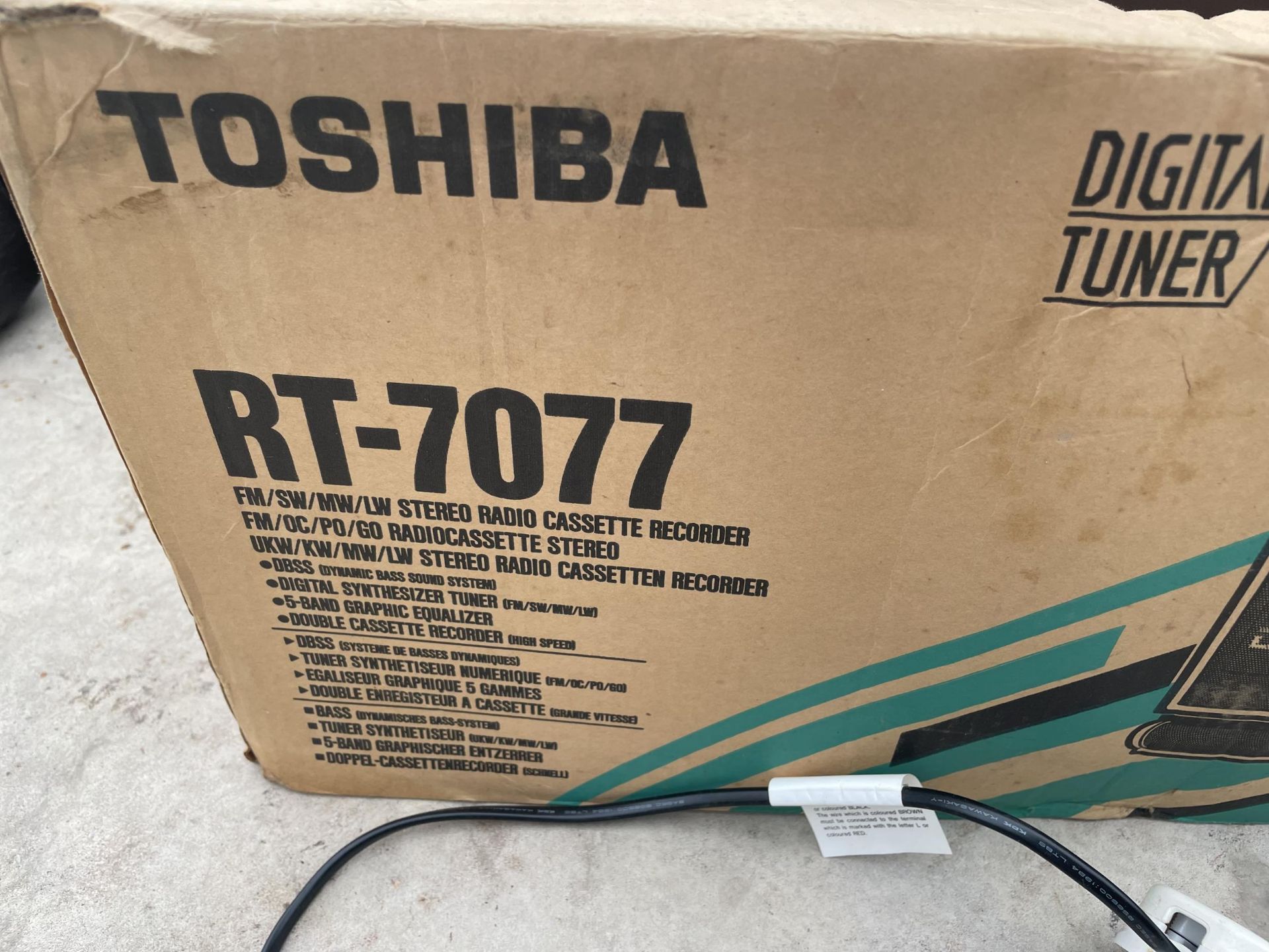 A RETRO TOSHIBA RT-7077 DIGITAL TUNER STEREO - Image 3 of 3