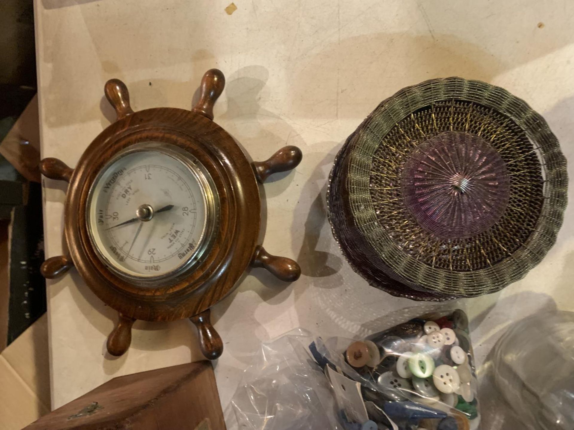 A COLLECTION OF ITEMS TO INCLUDE A BAROMETER, A LARGE PAINTED WOODEN CLOGG, A BAG OF BUTTONS ETC - Image 4 of 6