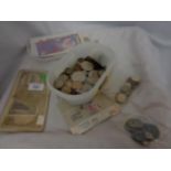 A TUB OF COINS , CHIEFLY UK PLUS A COLLECTION OF BANKNOTES