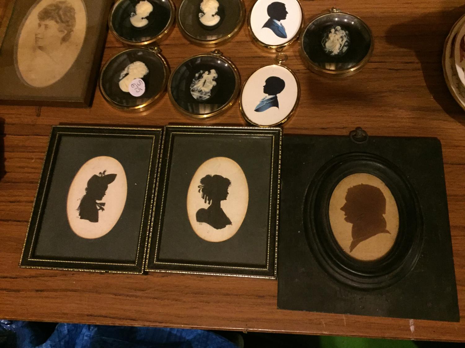 VARIOUS MINIATURES AND VINTAGE PHOTO FRAMES - Image 2 of 5