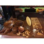 A QUANTITY OF TREEN ITEMS TO INCLUDE BOWLS, ANIMALS, GAMES ETC