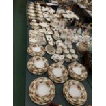 A VERY LARGE QUANTITY OF ROYAL ALBERT OLD COUNTRY ROSES TO INCLUDE LARGE, MEDIUM AND SMALL PLATES,