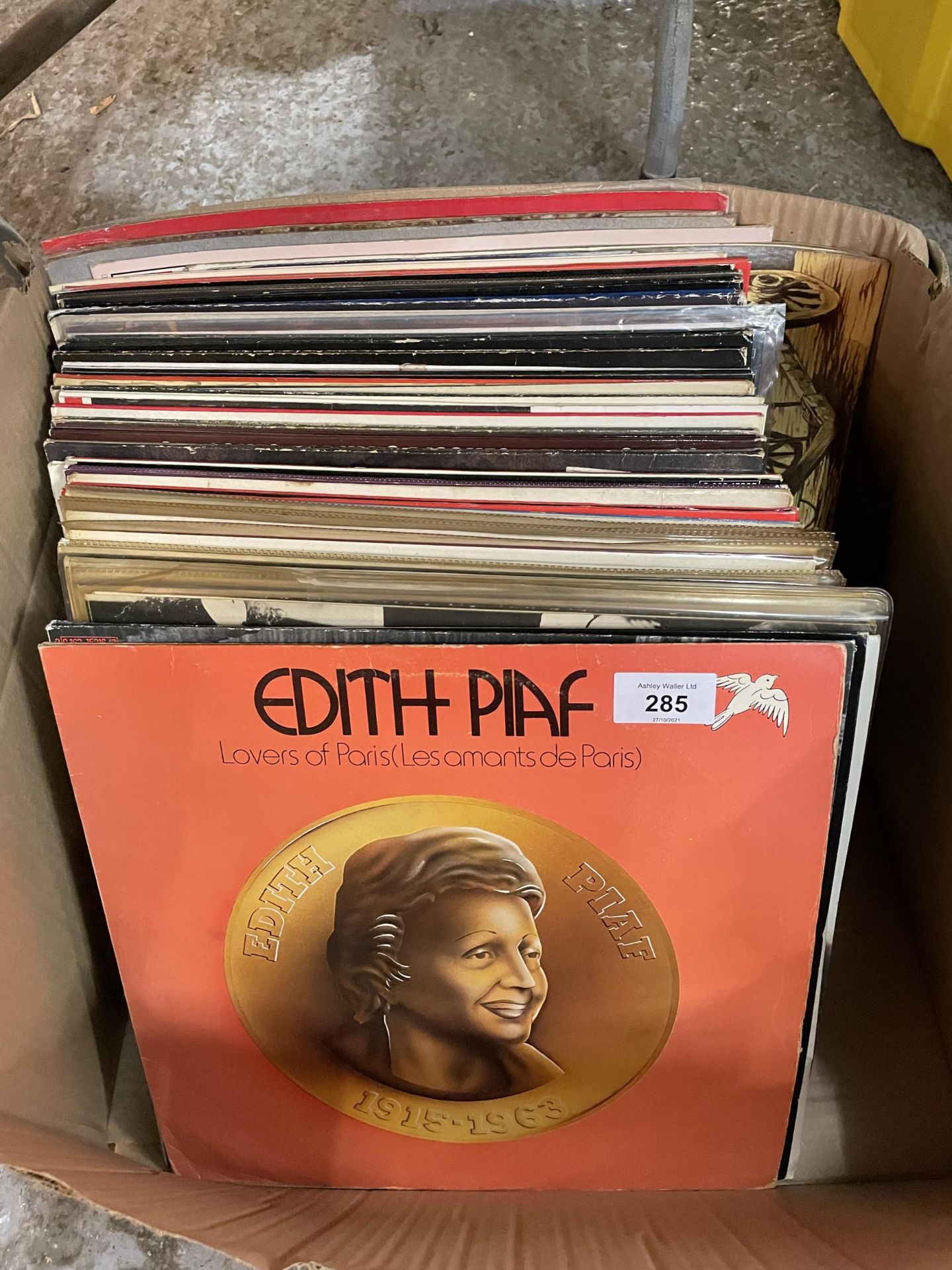 A COLLECTION OF LP RECORDS TO INCLUDE EDITH PIAF, ELVIS, FIDDLER ON THE ROOF ETC