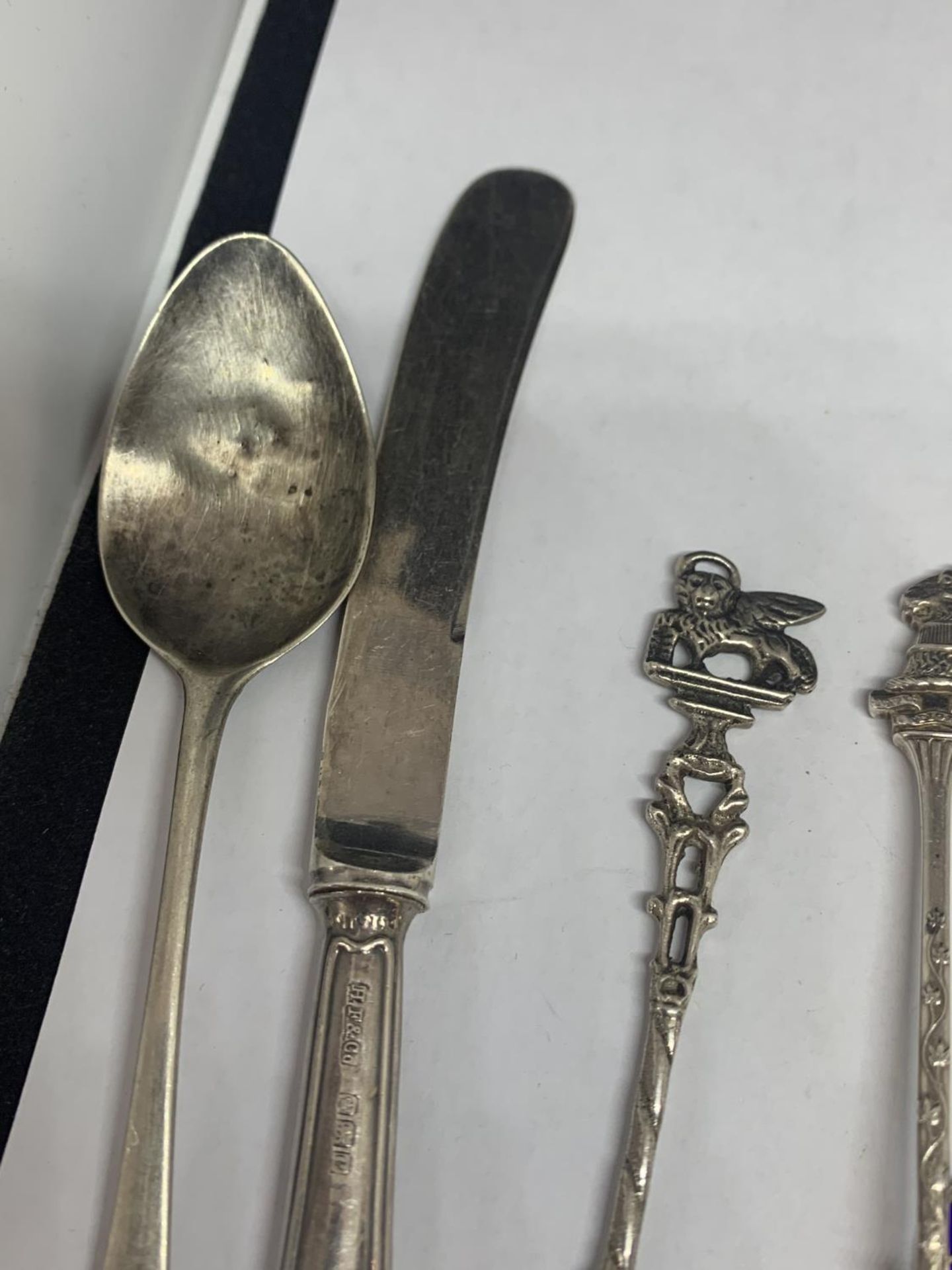 11 PIECES OF HALLMARKED SILVER CUTLERY ALL ITEMS ARE INDIVIDUALLY HALLMARKED GROSS WEIGHT 184g - Image 5 of 5