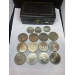 A BOX CONTAINING VARIOUS COINS TO INCLUDE CROWNS, FIFTY PENCE, FIVE FRANCS AND A HALF DOLLAR