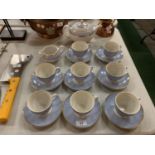 A ROYAL DOULTON EIGHTEEN PIECE PART TEASET TO INCLUDE CUPS, SAUCERS, CREAM JUG AND A TEAPOT