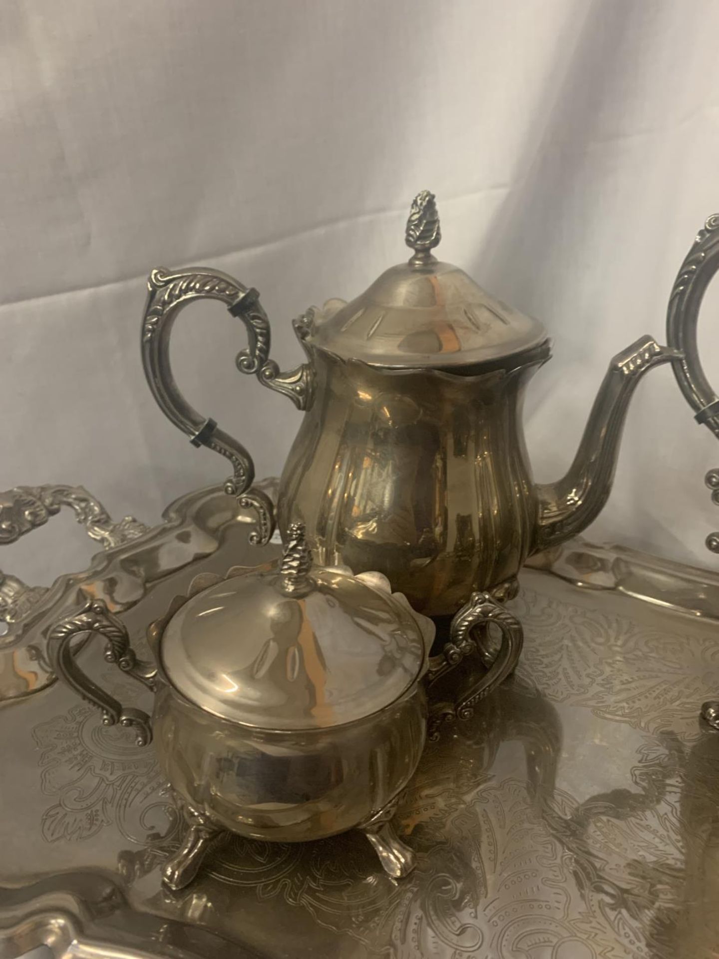 A VERY HEAVY AND ORNATE SILVER PLATED TEAPOT, COFFEE POT, SUGAR BOWL AND MILK JUG ON A TRAY - Image 3 of 5