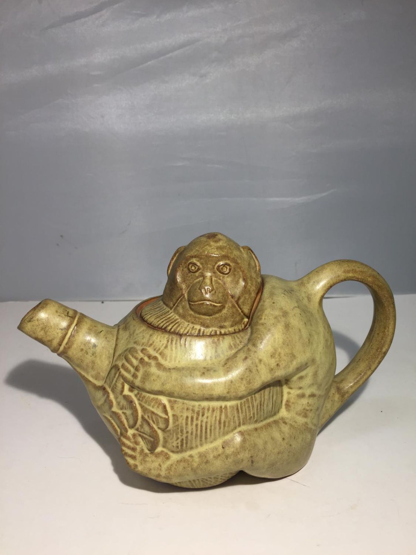 THREE TEAPOTS TO INCLUDE A STONEWARE MONKEY TEAPOT - Image 5 of 10