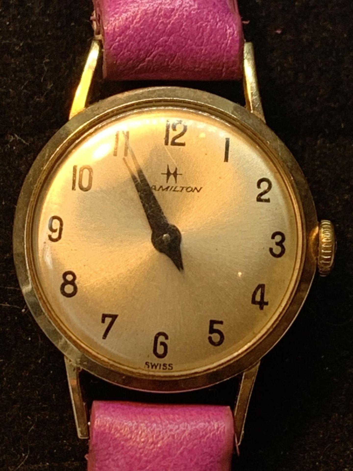 A VINTAGE HAMILTON 9 CARAT GOLD WRIST WATCH IN A PRESENTATION BOX - Image 2 of 4