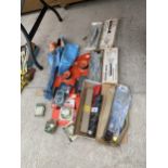 AN ASSORTMENT OF TOOLS TO INCLUDE STRIPPING KNIVES, TAPE MEASURES AND A TORQUE WRENCH ETC