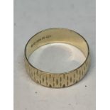 A 9 CARAT GOLD WEDDING BAND MARKED 375 SIZE L GROSS WEIGHT 2.0 GRAMS