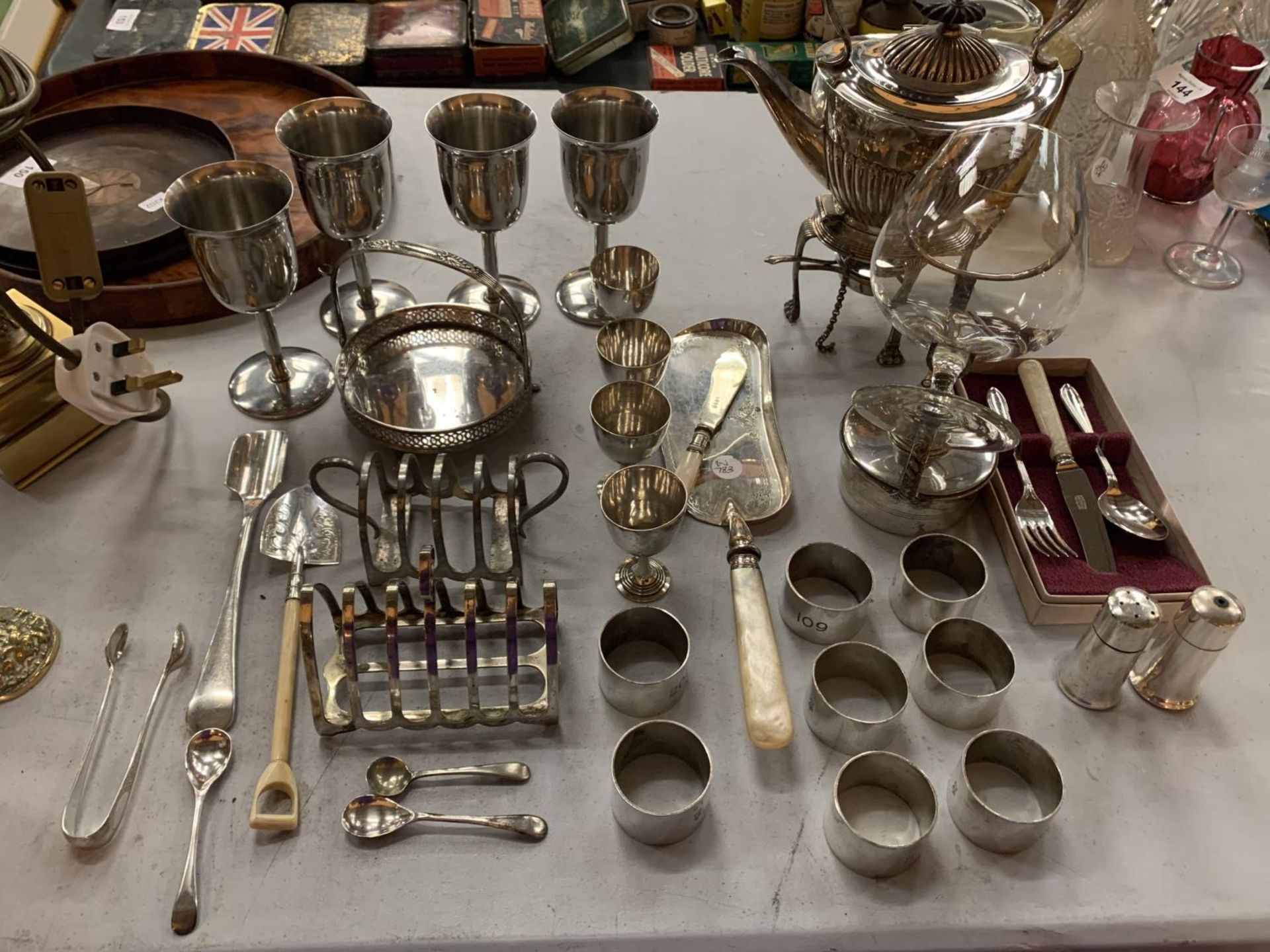 A LARGE QUANTITY OF SILVER PLATE TO INCLUDE A SPIRIT BURNER AND BRANDY GLASS, A SPIRIT BURNER AND