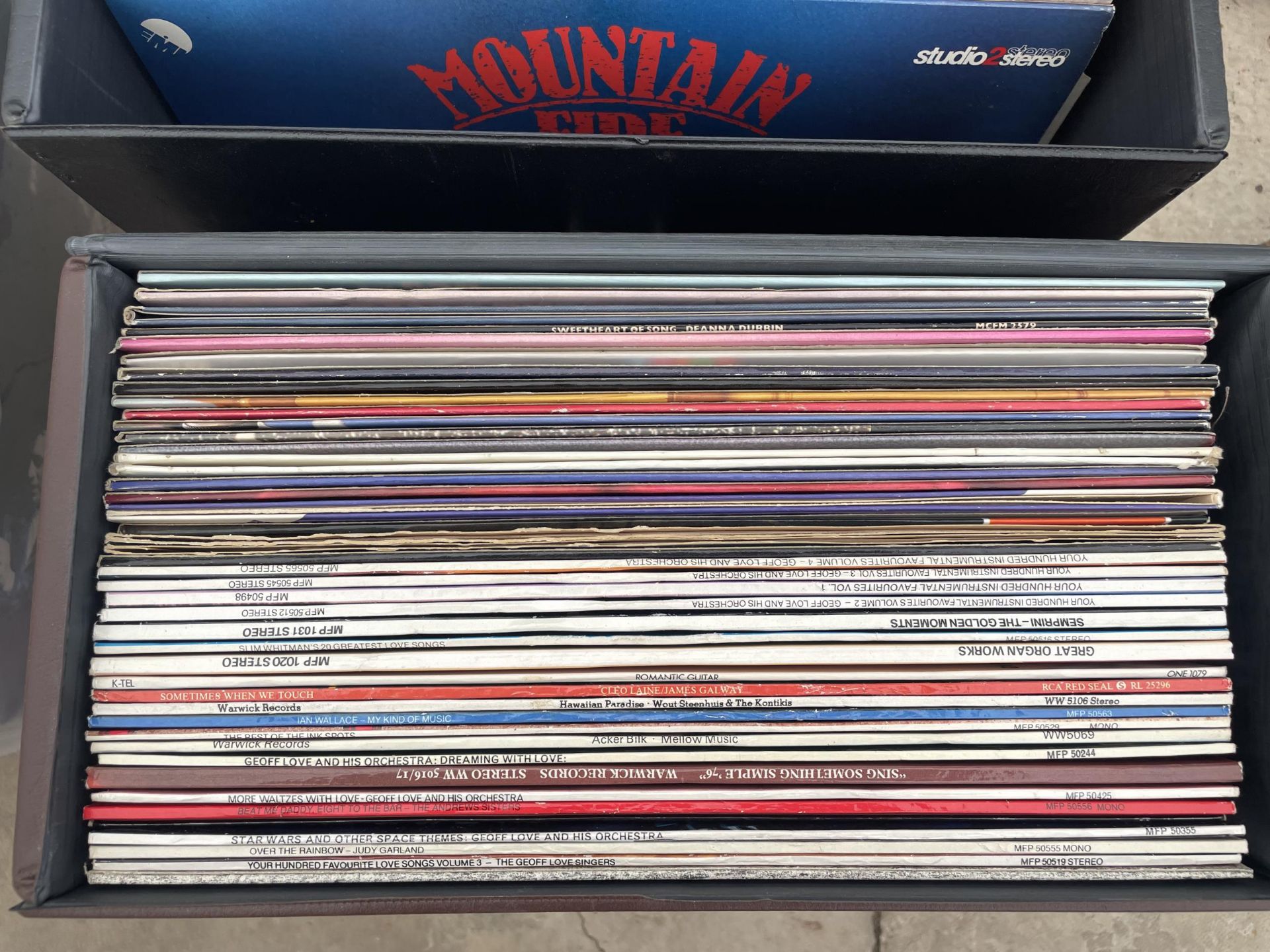 A LARGE ASSORTMENT OF VINTAGE LP RECORDS - Image 2 of 3