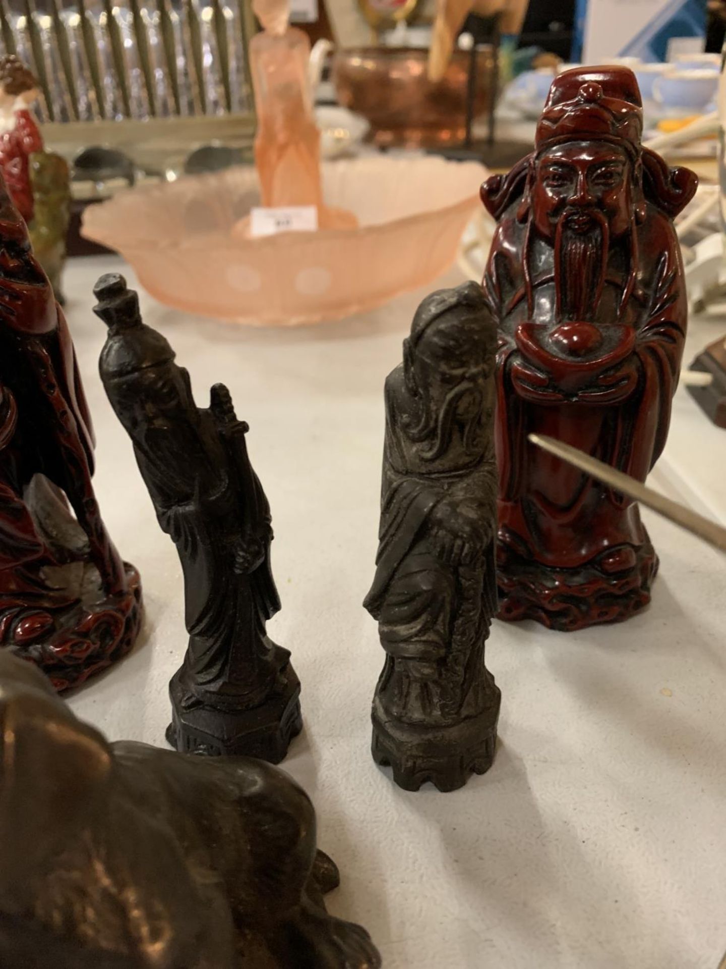 AN AEROPLANE ON A STAND, FOUR ORIENTAL FIGURES AND A DOG ORNAMENT - Image 4 of 6