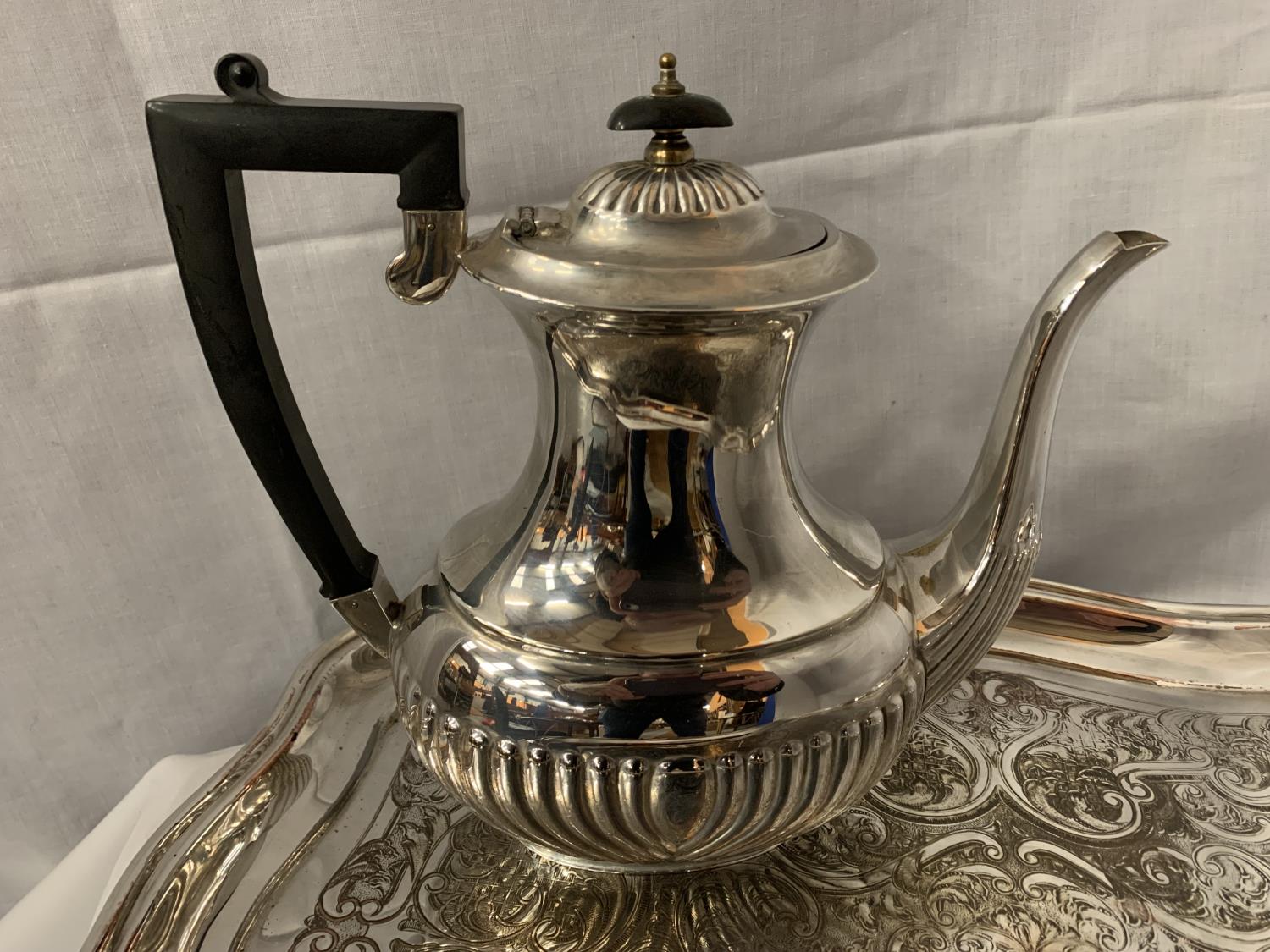 A SILVER PLATED TEAPOT, COFFEE POT, MILK JUG AND SUGAR BOWL ON A TRAY - Image 3 of 6