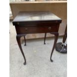 AN EDWARDIAN MAHOGANY ENVELOPE TOPPED CARD TABLE