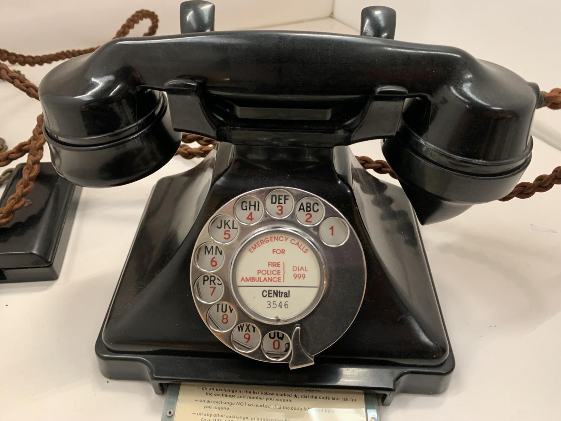 A VINTAGE BLACK BAKELITE TELEPHONE WITH PULL OUT NUMBER TRAY WIRED FOR MODERN USE BUT NO WARRANTY - Image 2 of 5