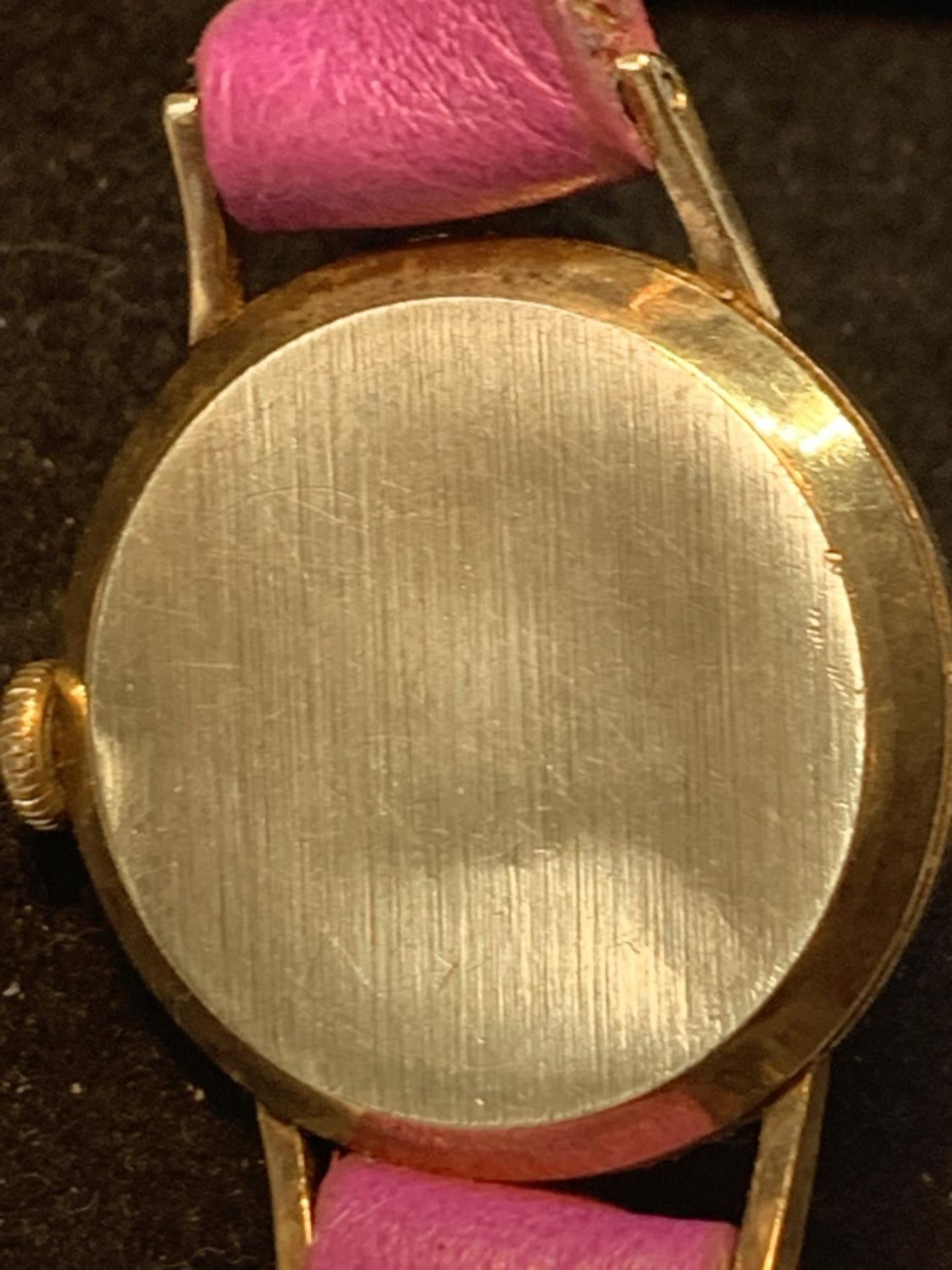 A VINTAGE HAMILTON 9 CARAT GOLD WRIST WATCH IN A PRESENTATION BOX - Image 3 of 4