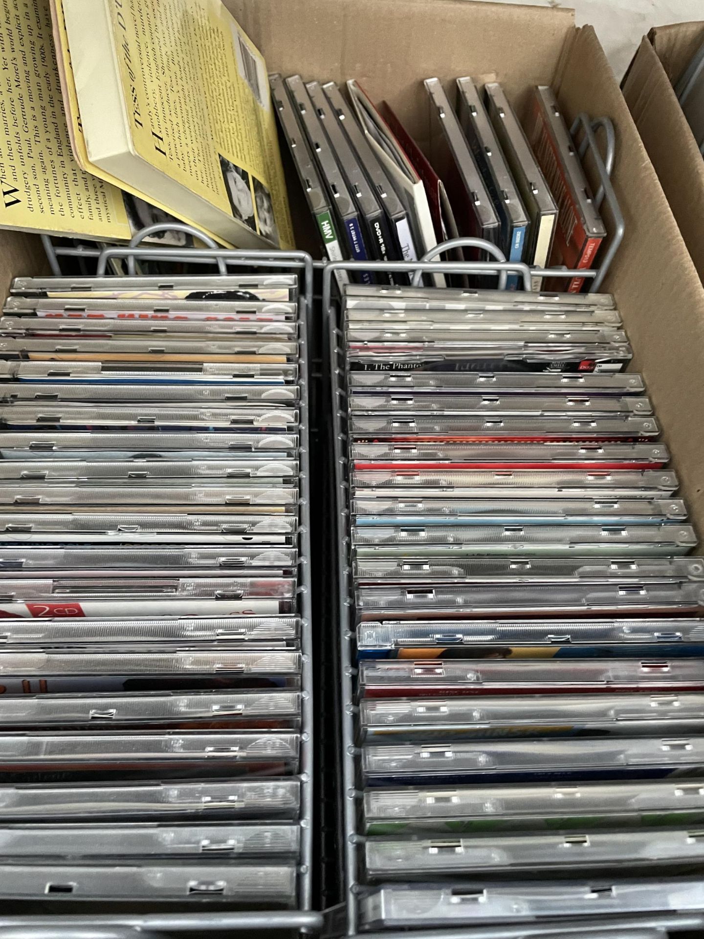 A LARGE COLLECTION OF CDS - Image 2 of 2