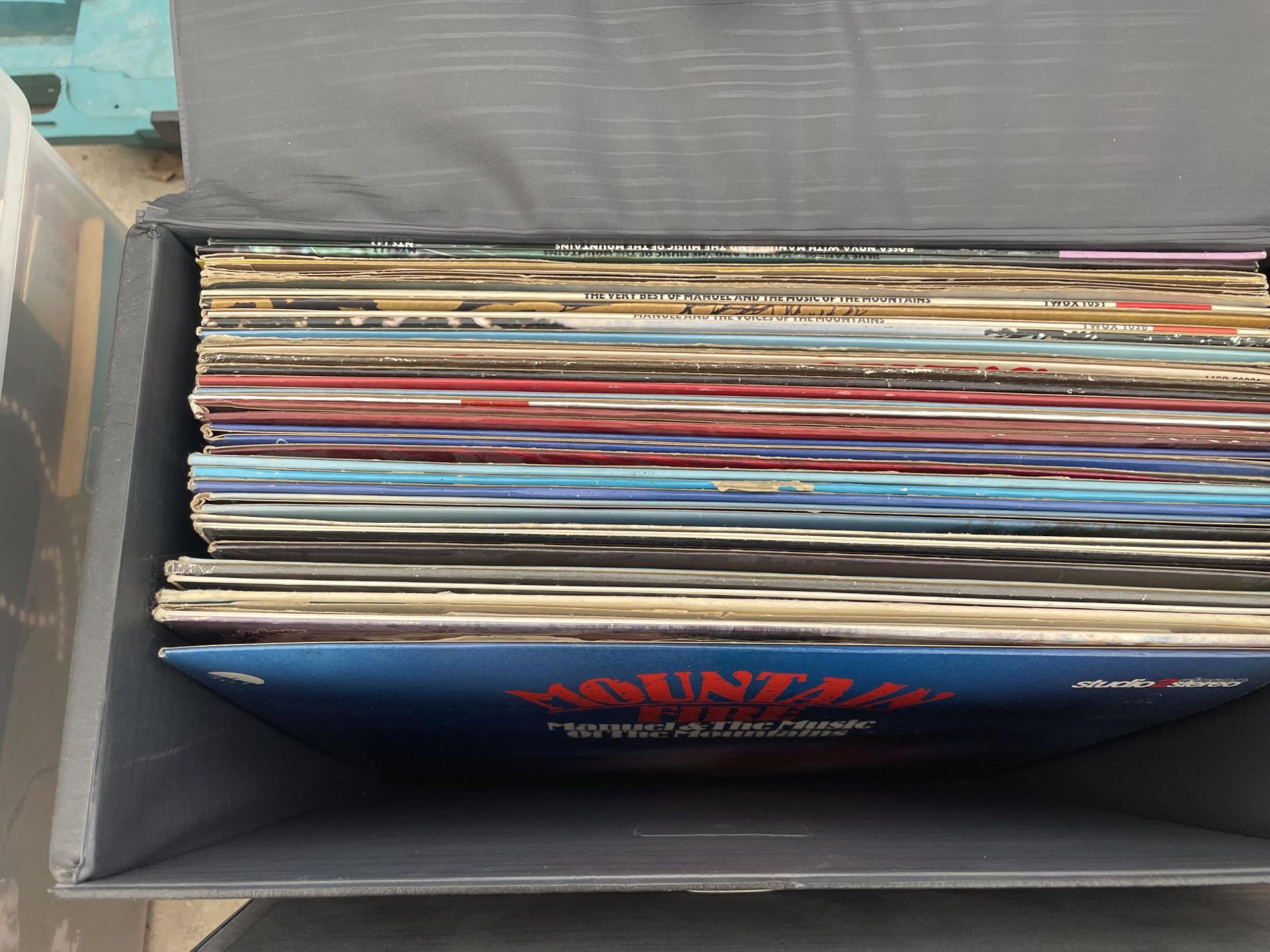 A LARGE ASSORTMENT OF VINTAGE LP RECORDS - Image 3 of 3