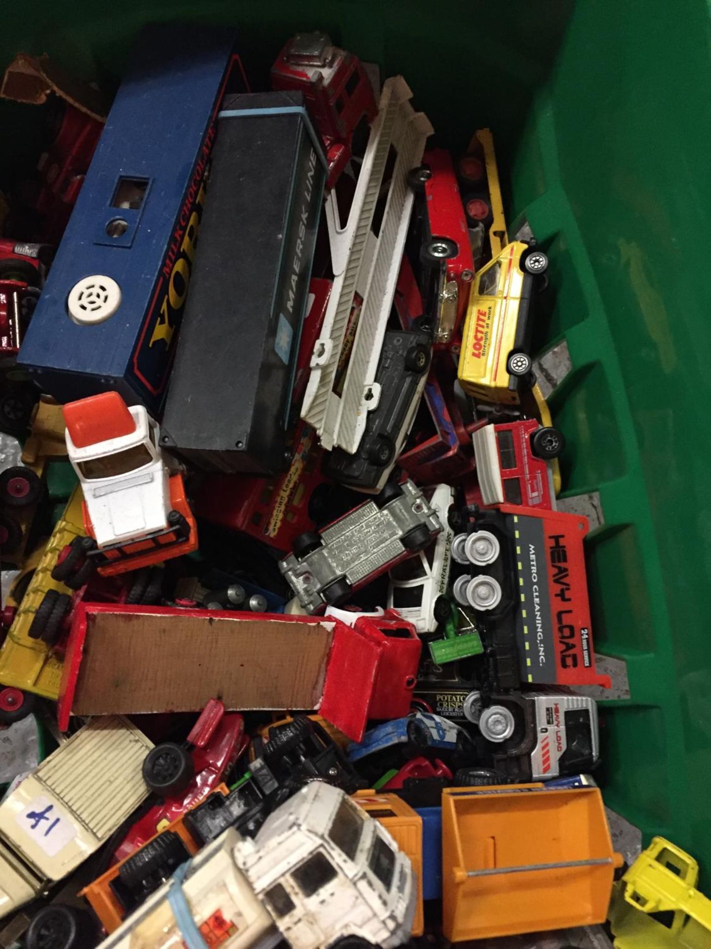 A LARGE BOX OF PLAYWORN DIECAST TOY CARS - Image 2 of 3