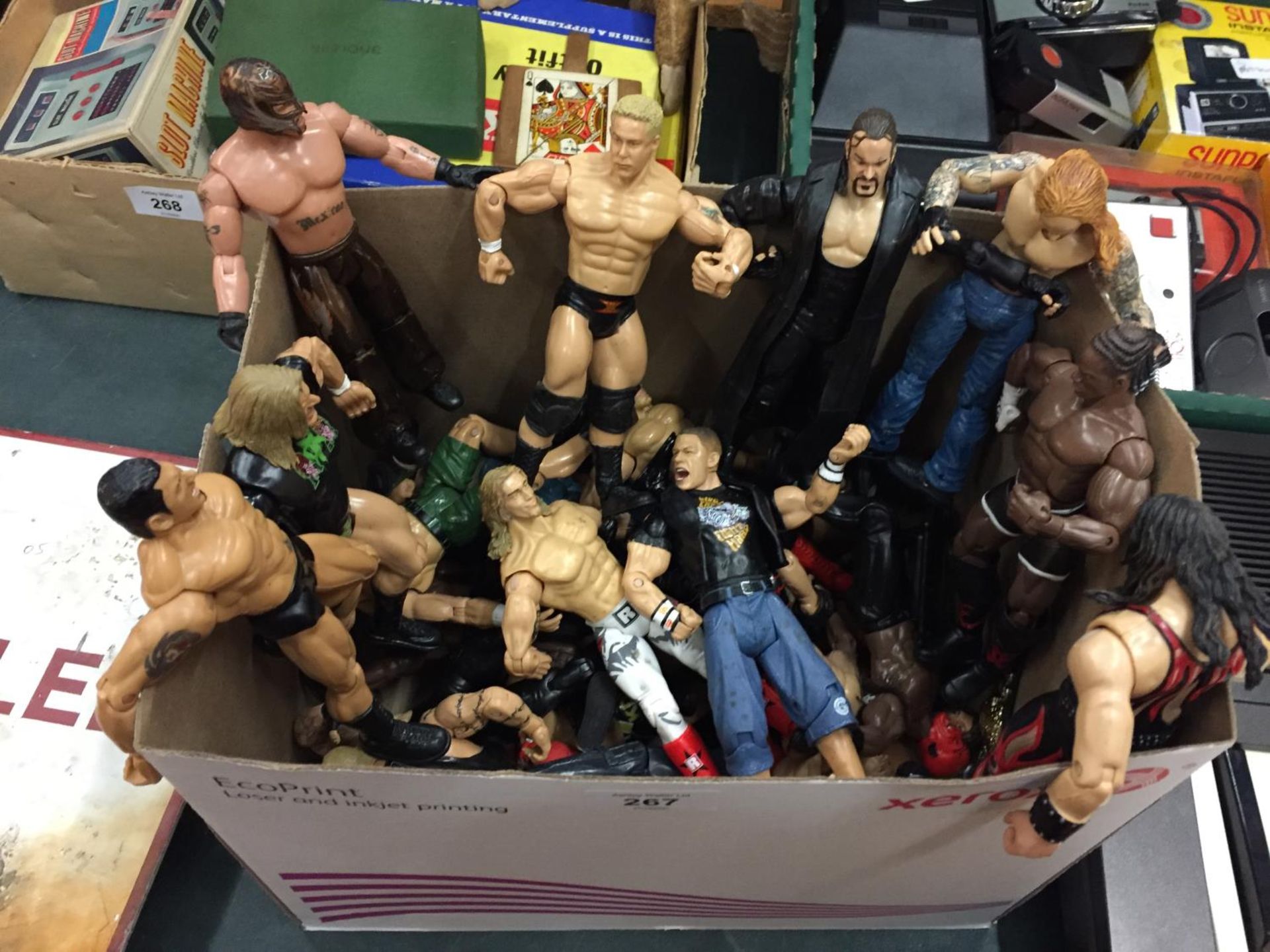 A LARGE QUANTITY OF WWE WRESTLING FIGURES