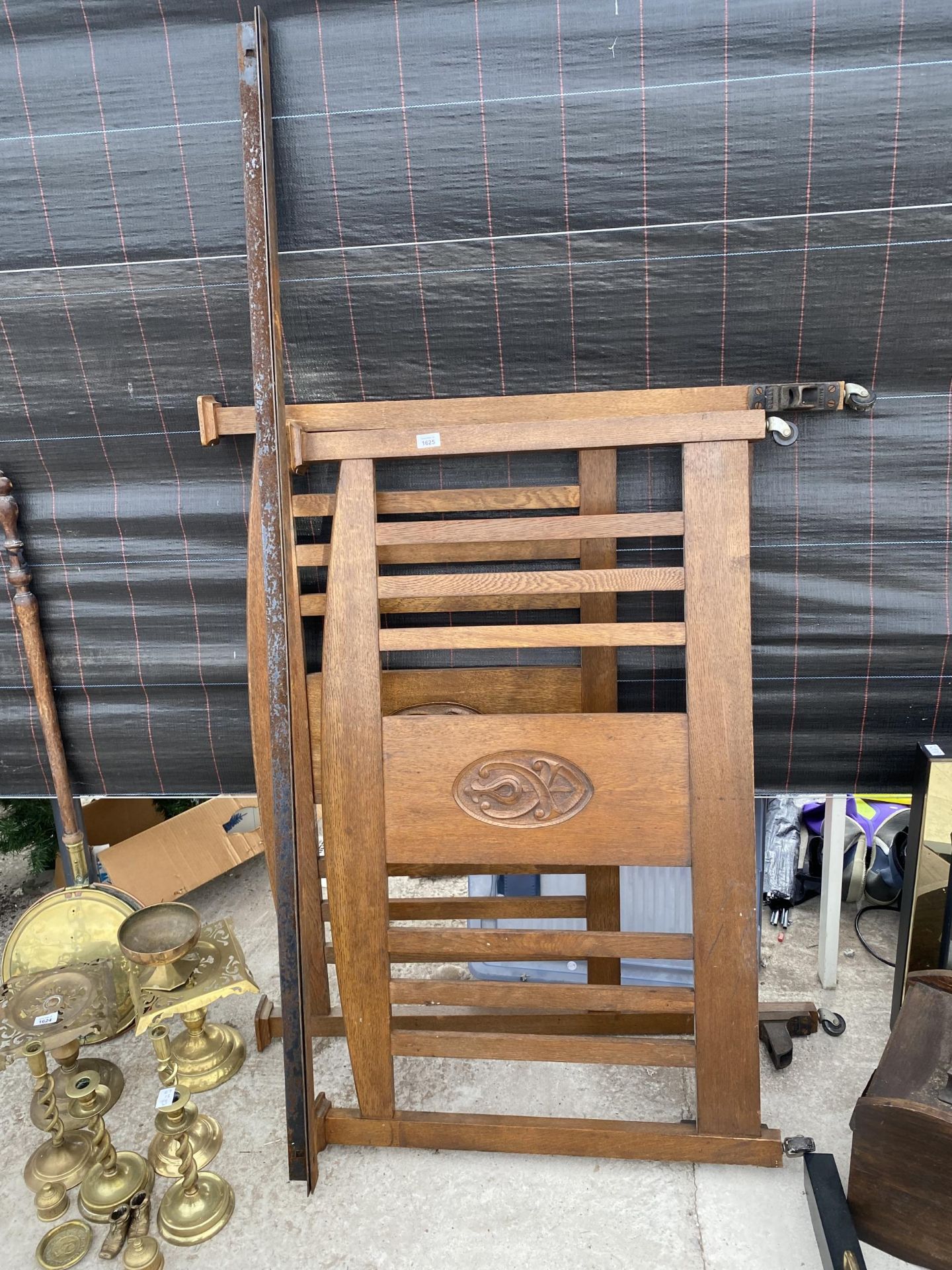 A VINTAGE OAK SINGLE BED