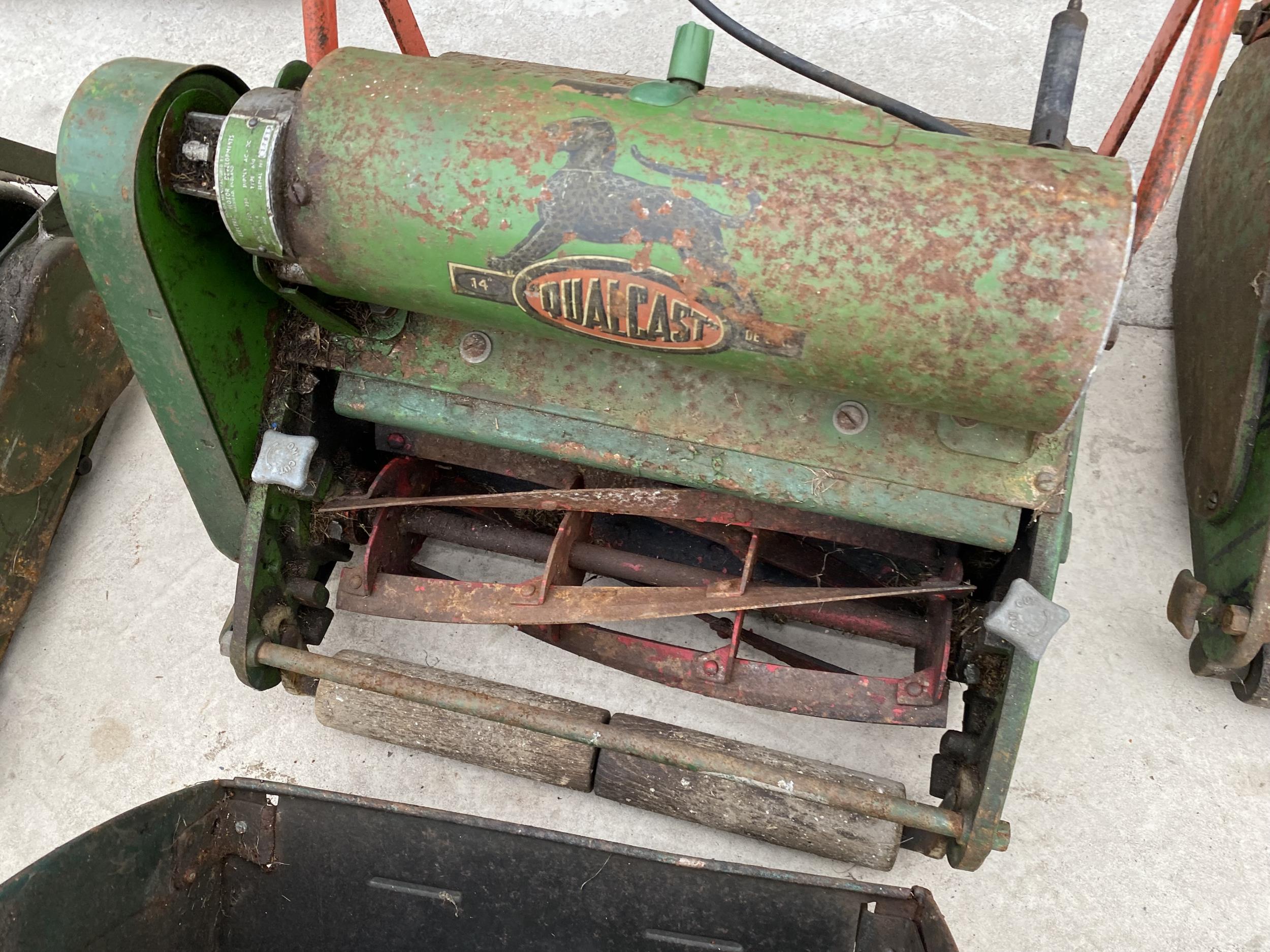 THREE VINTAGE LAWN MOWERS TO INCLUDE A QUALCAST ETC - Image 4 of 6