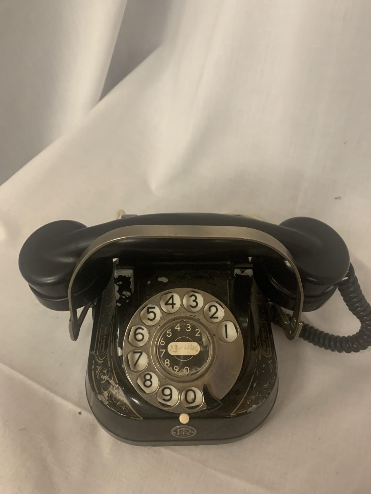 A VINTAGE BLACK TELEPHONE WIRED FOR MODERN USE - Image 3 of 3