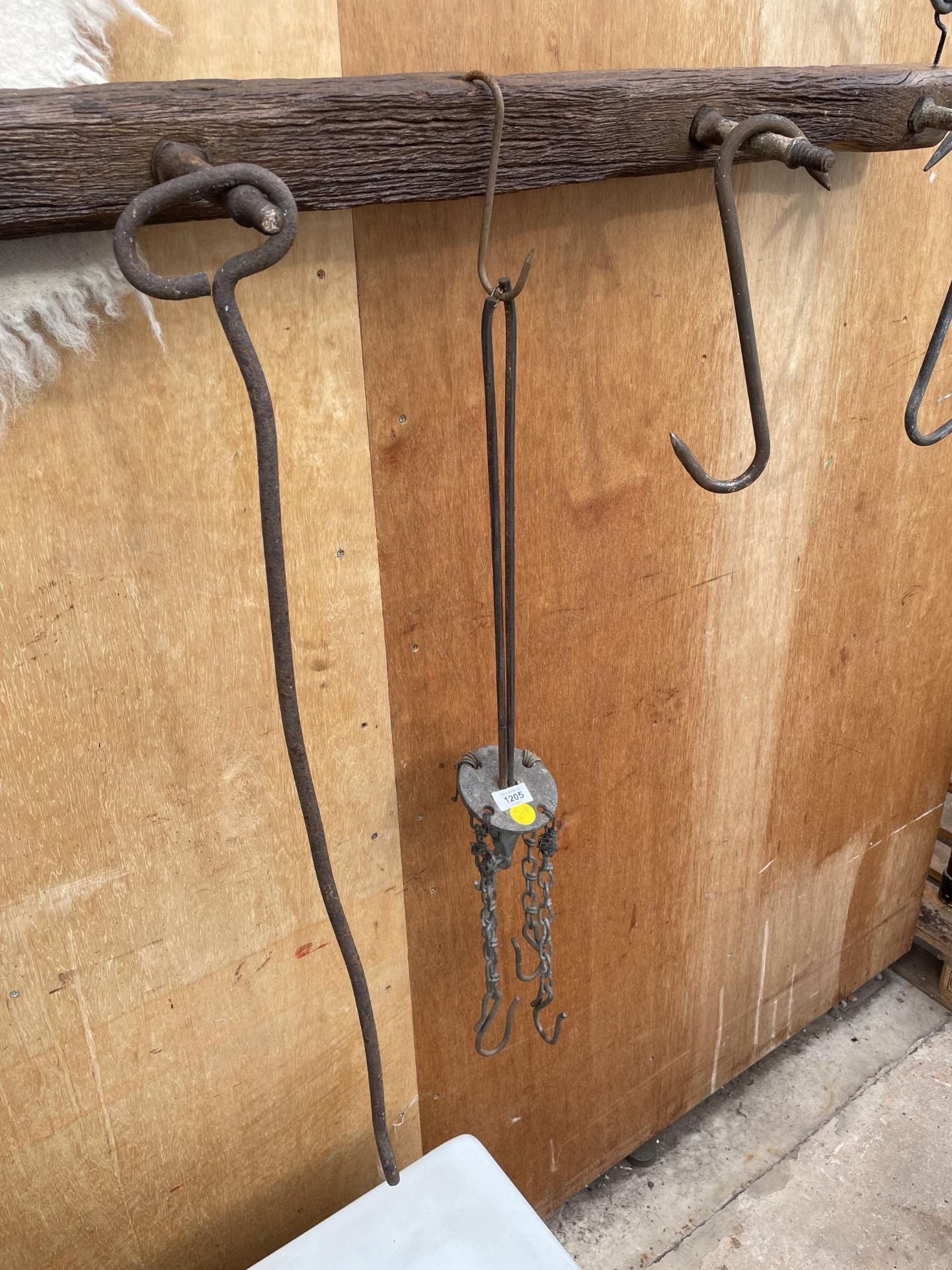 A VINTAGE HANGING FRAME WITH VARIOUS BLACKSMITHS TOOLS - Image 3 of 5