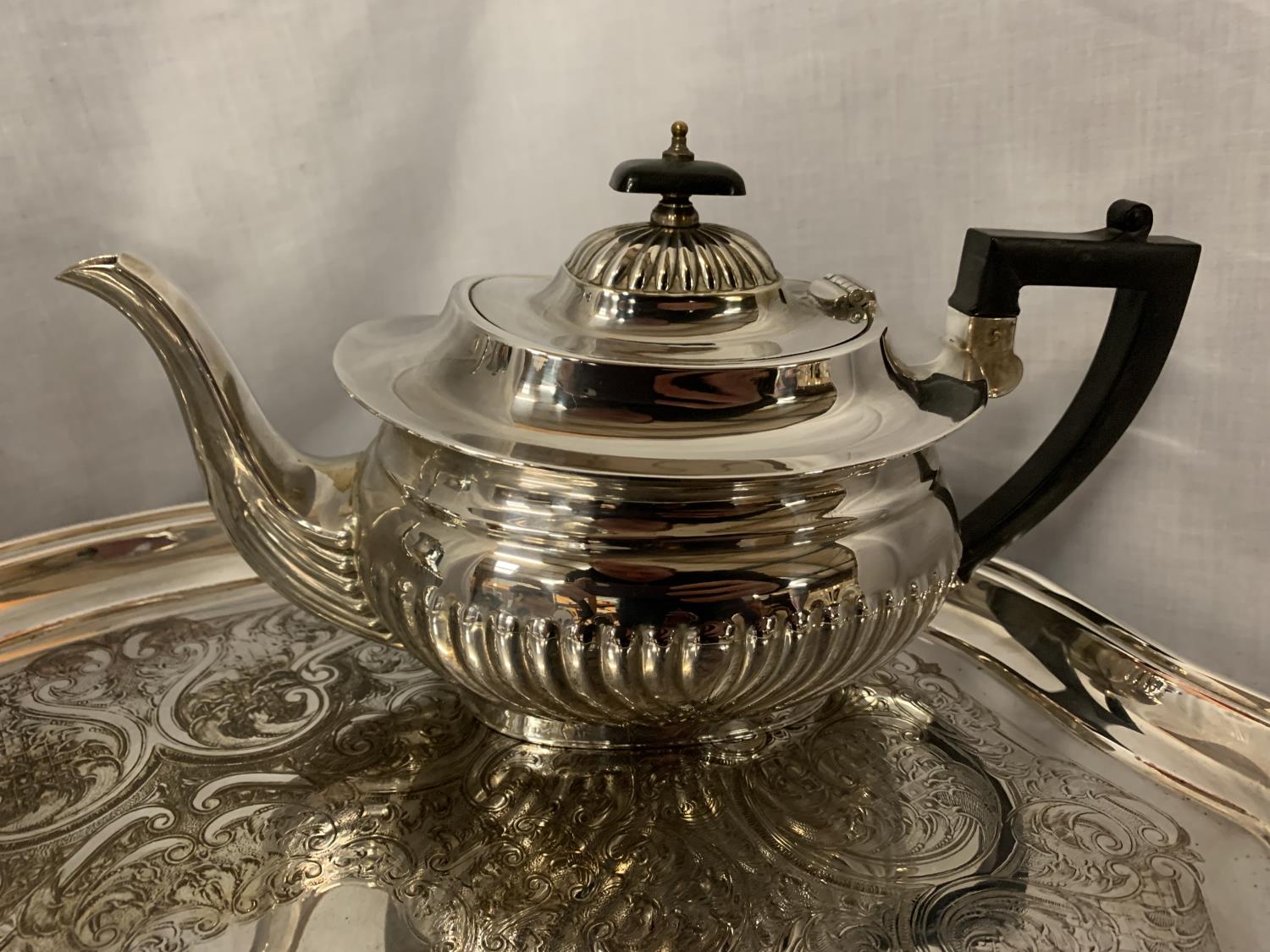 A SILVER PLATED TEAPOT, COFFEE POT, MILK JUG AND SUGAR BOWL ON A TRAY - Image 4 of 6