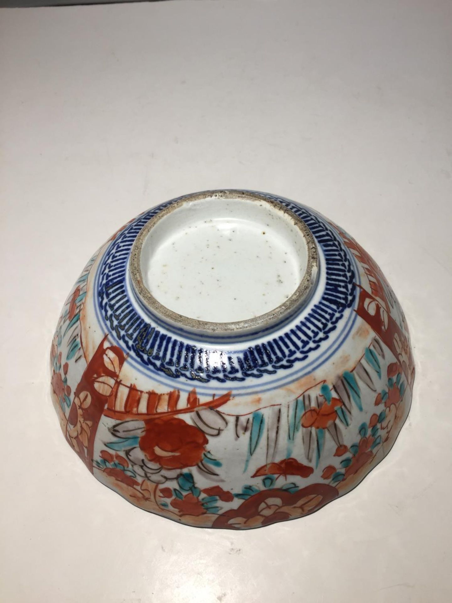 A VICTORIAN ORIENTAL BOWL - Image 2 of 3