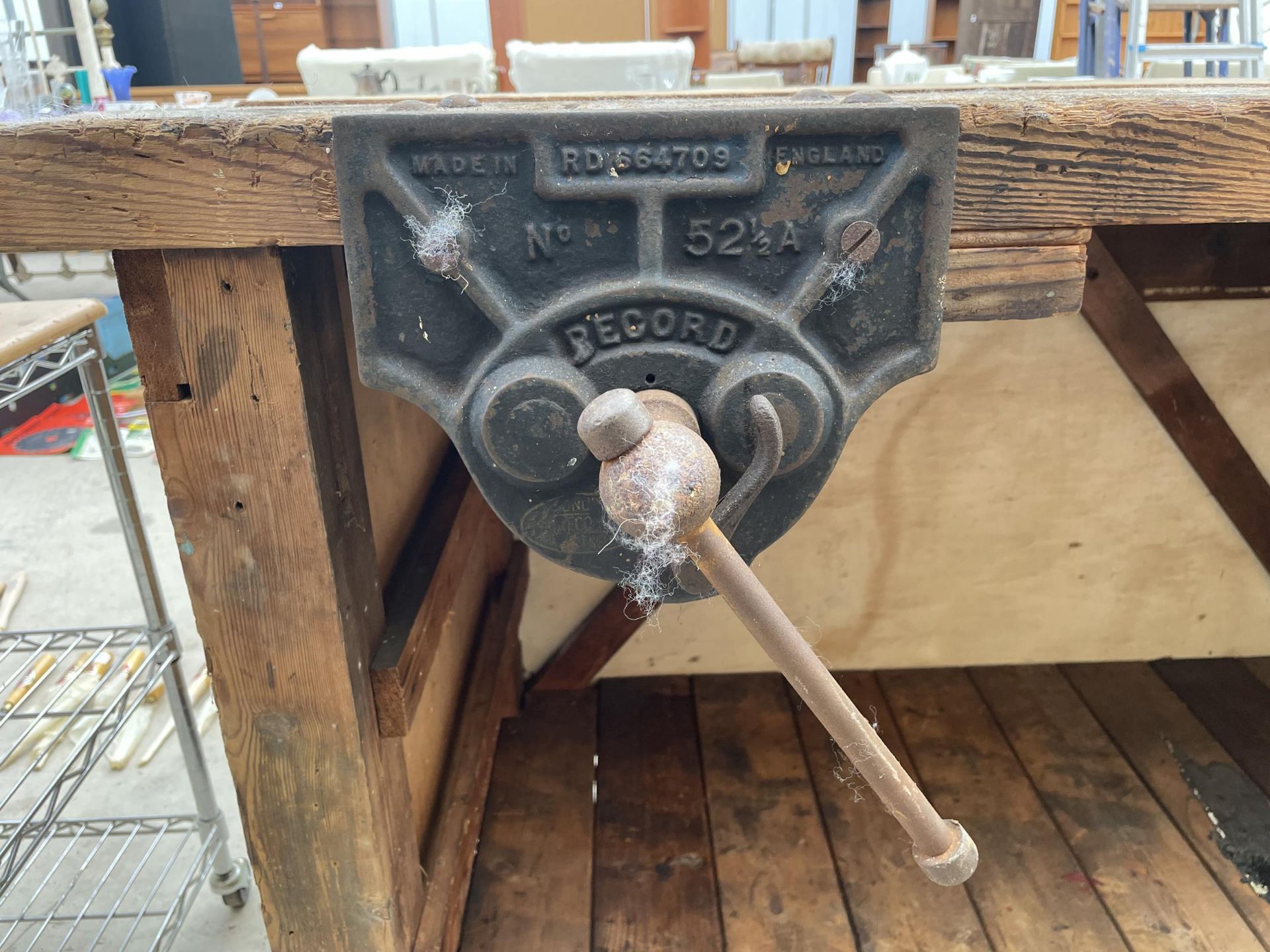 A VINTAGE WOODEN WORK BENCH WITH WITH RECORD NO.52 BENCH VICE - Image 2 of 5