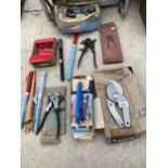 AN ASSORTMENT OF TOOLS TO INCLUDE CUTTING PLIERS AND CHISEKLS ETC