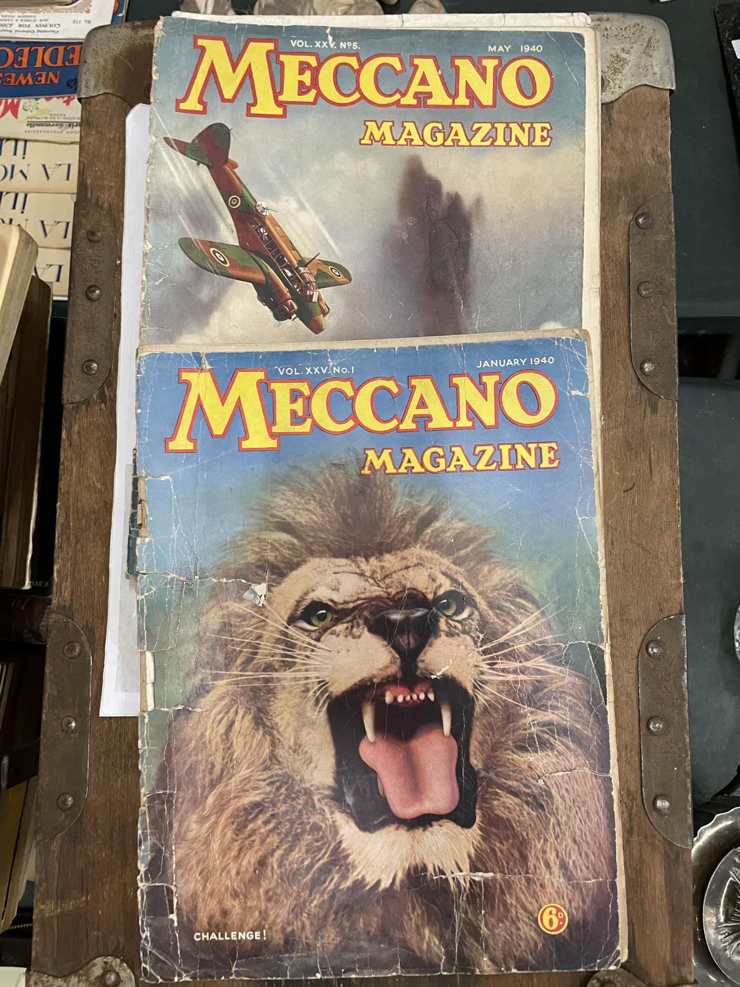 A VINTAGE MECCANO MAGAZINE FROM THE 1940'S