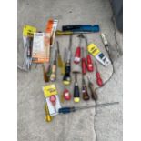 AN ASSORTMENT OF SCREW DRIVERS TO INCLUDE STANLEY ETC