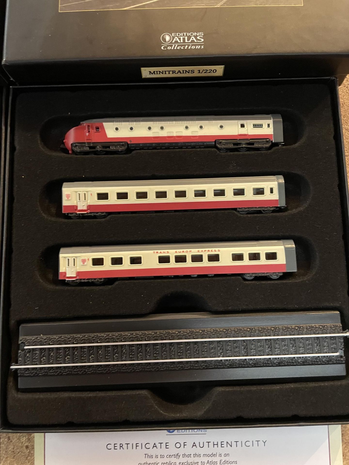 TWO MINI TRAINS SCALE 1/220 TO INCLUDE EDELWEISS AND GOLDEN ARROW - Image 3 of 3