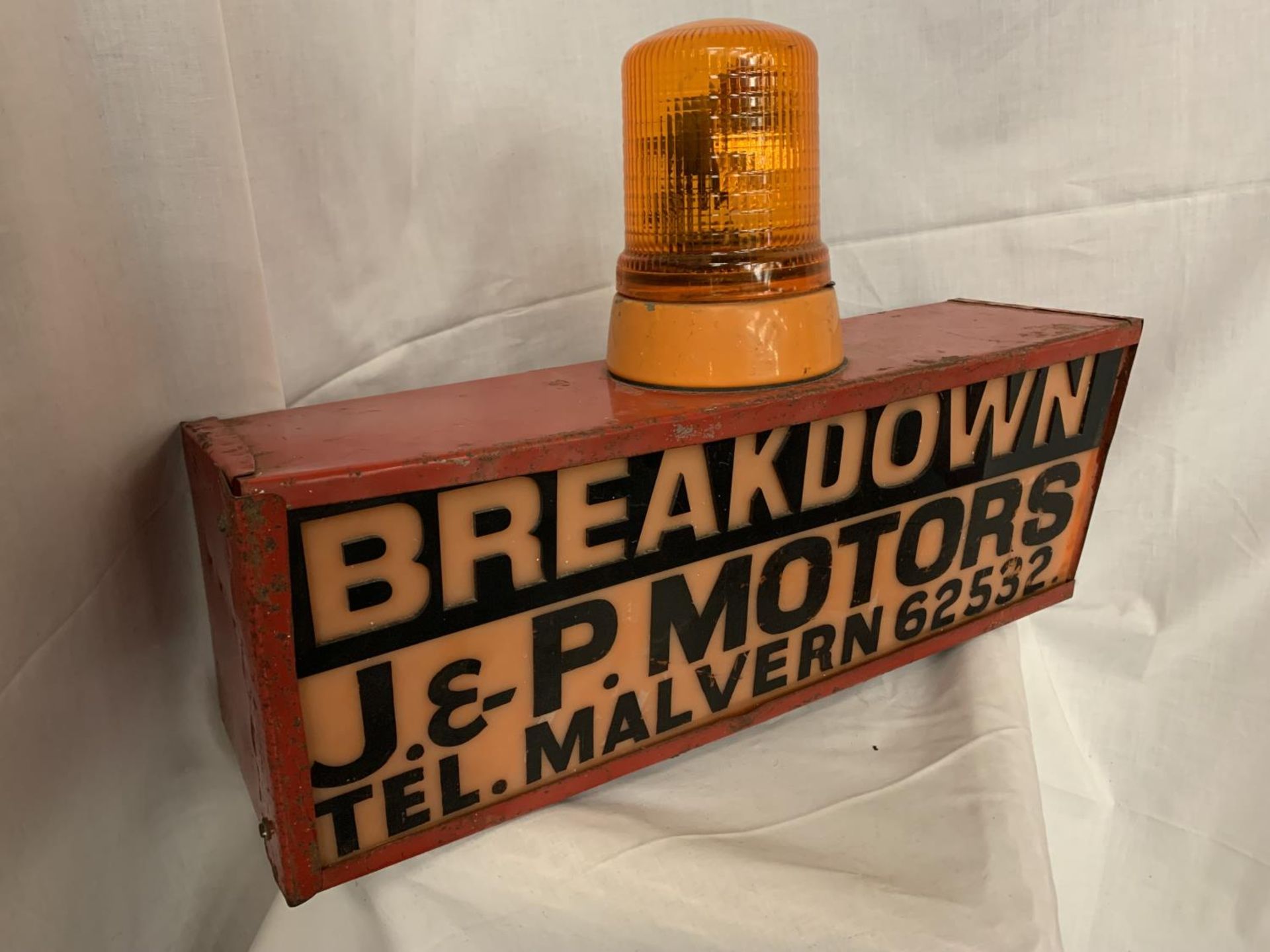 A VINTAGE BREAKDOWN J & P MOTORS MALVERN ILLUMINATED LIGHT BOX SIGN - SIGN 61CM X 23 CM (NOT